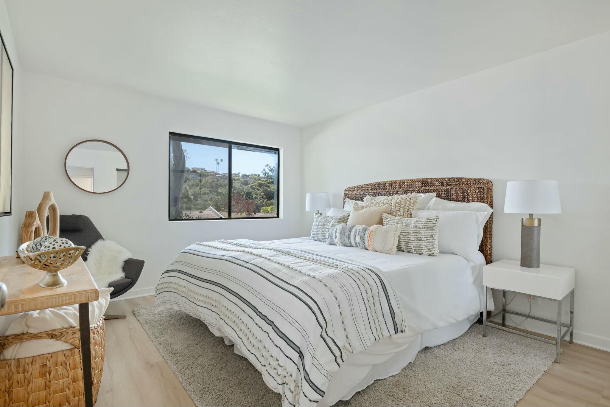 Santa Barbara, California 93109, United States, 2 Bedrooms Bedrooms, ,2 BathroomsBathrooms,Residential,Active,98777