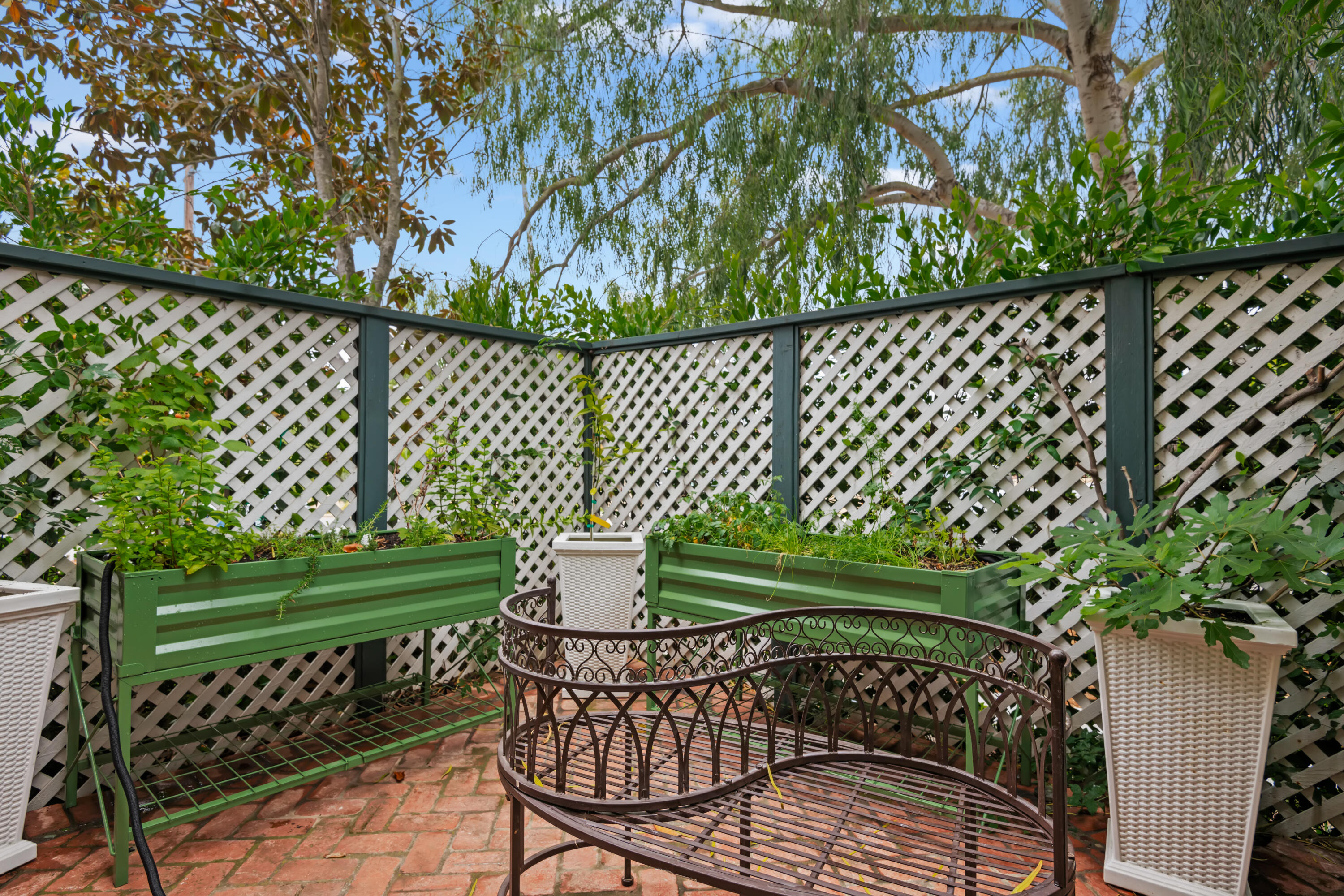 Santa Barbara, California 93101, United States, 5 Bedrooms Bedrooms, ,5 BathroomsBathrooms,Residential,Active,184544