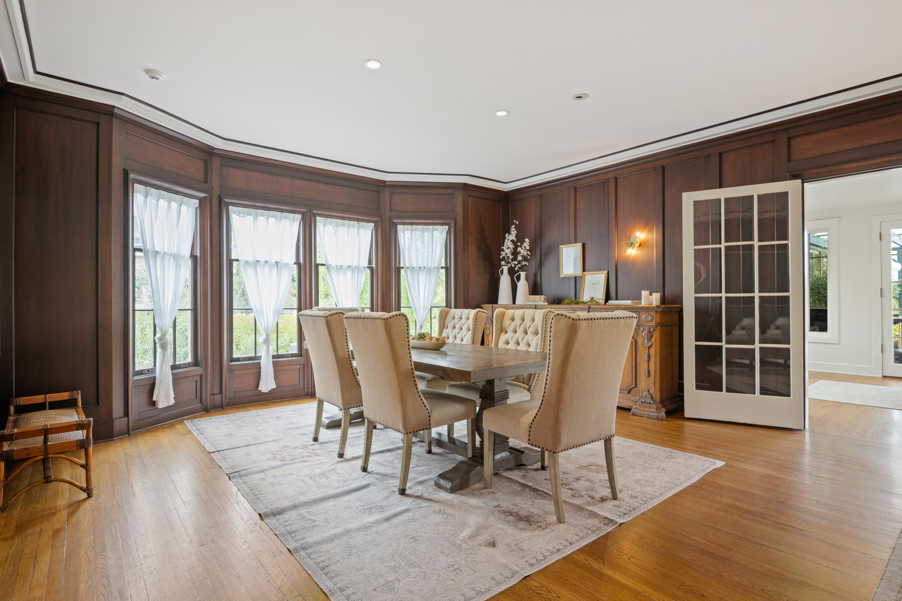 Santa Barbara, California 93101, United States, 5 Bedrooms Bedrooms, ,5 BathroomsBathrooms,Residential,Active,184544