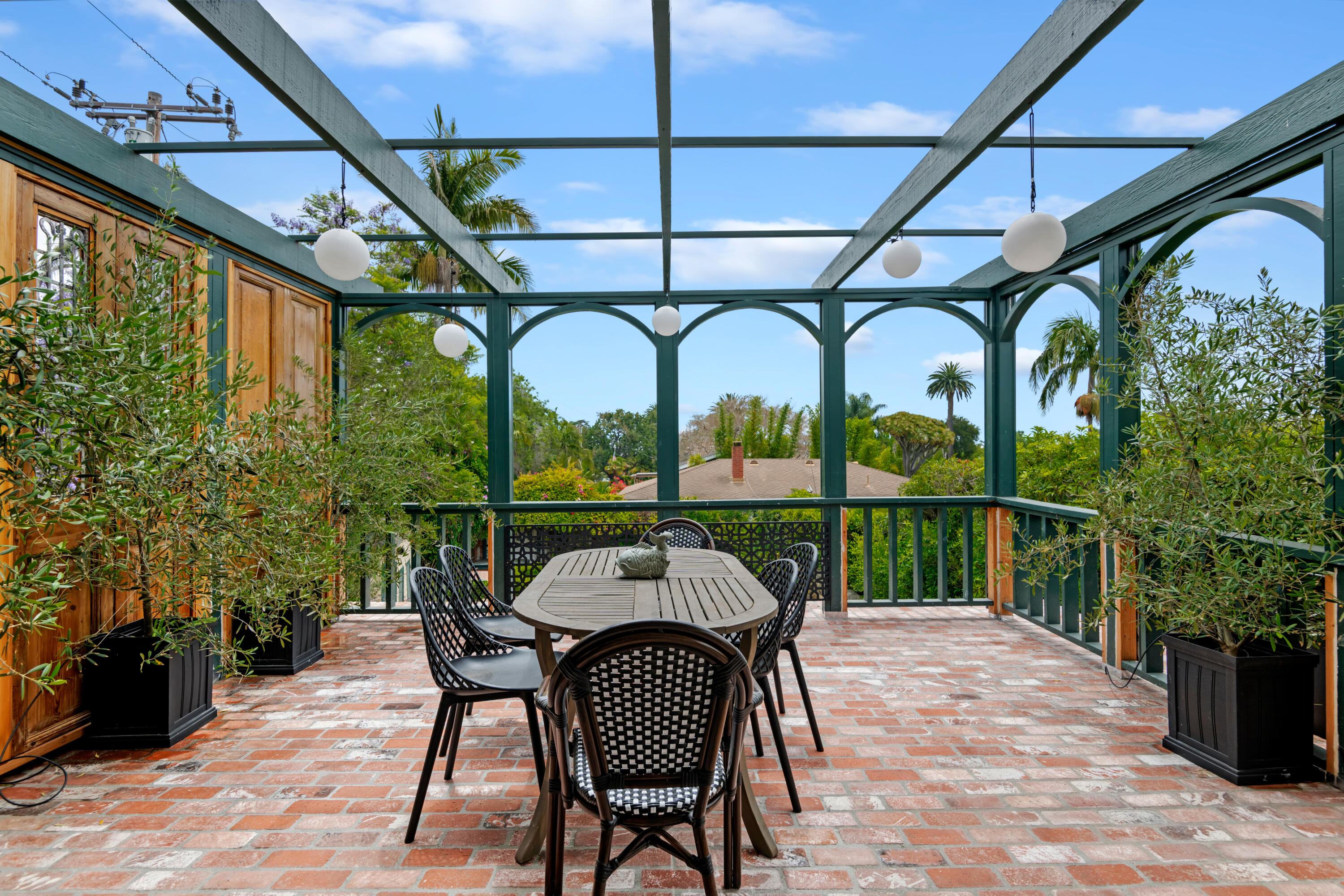 Santa Barbara, California 93101, United States, 5 Bedrooms Bedrooms, ,5 BathroomsBathrooms,Residential,Active,184544