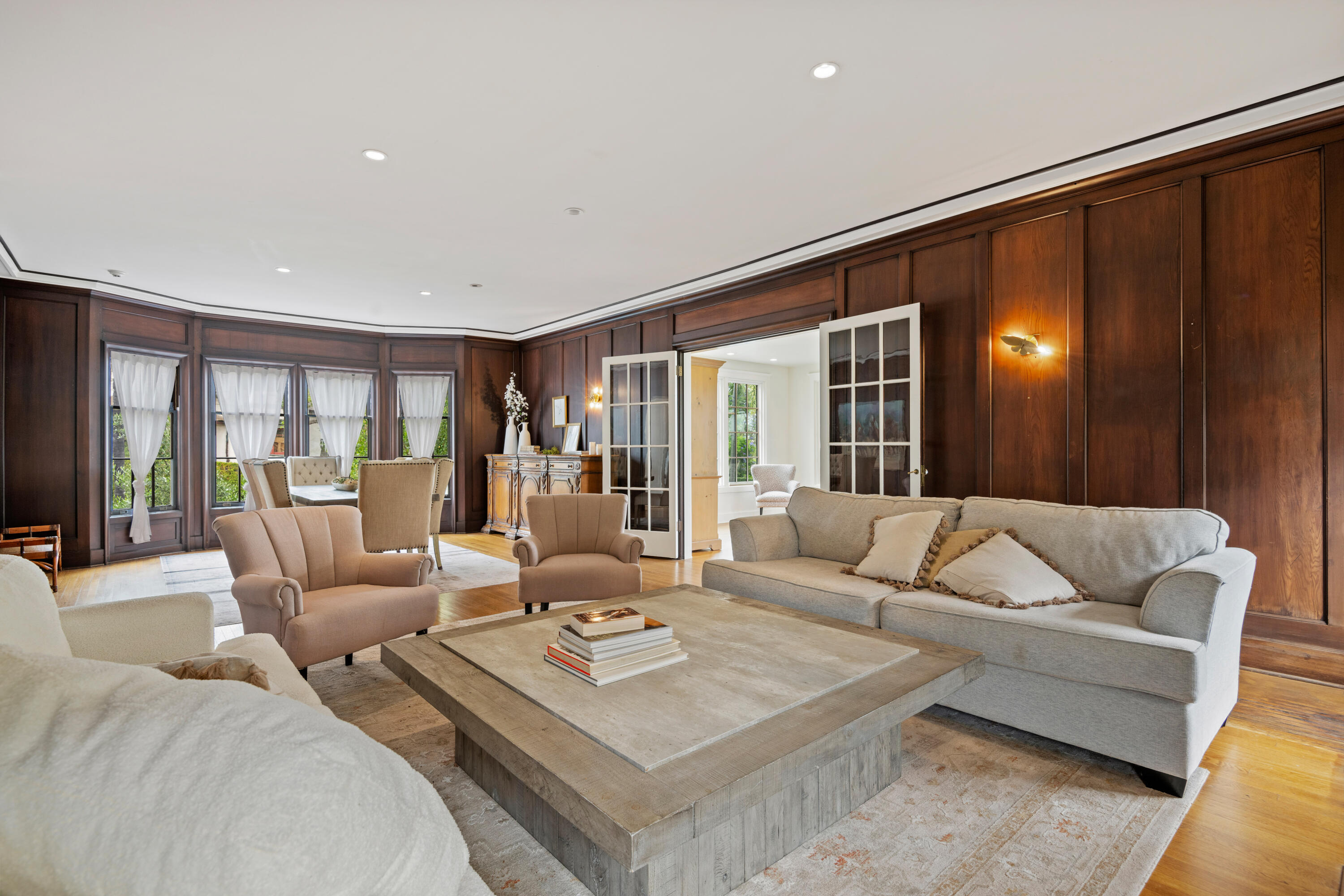 Santa Barbara, California 93101, United States, 5 Bedrooms Bedrooms, ,5 BathroomsBathrooms,Residential,Active,184544