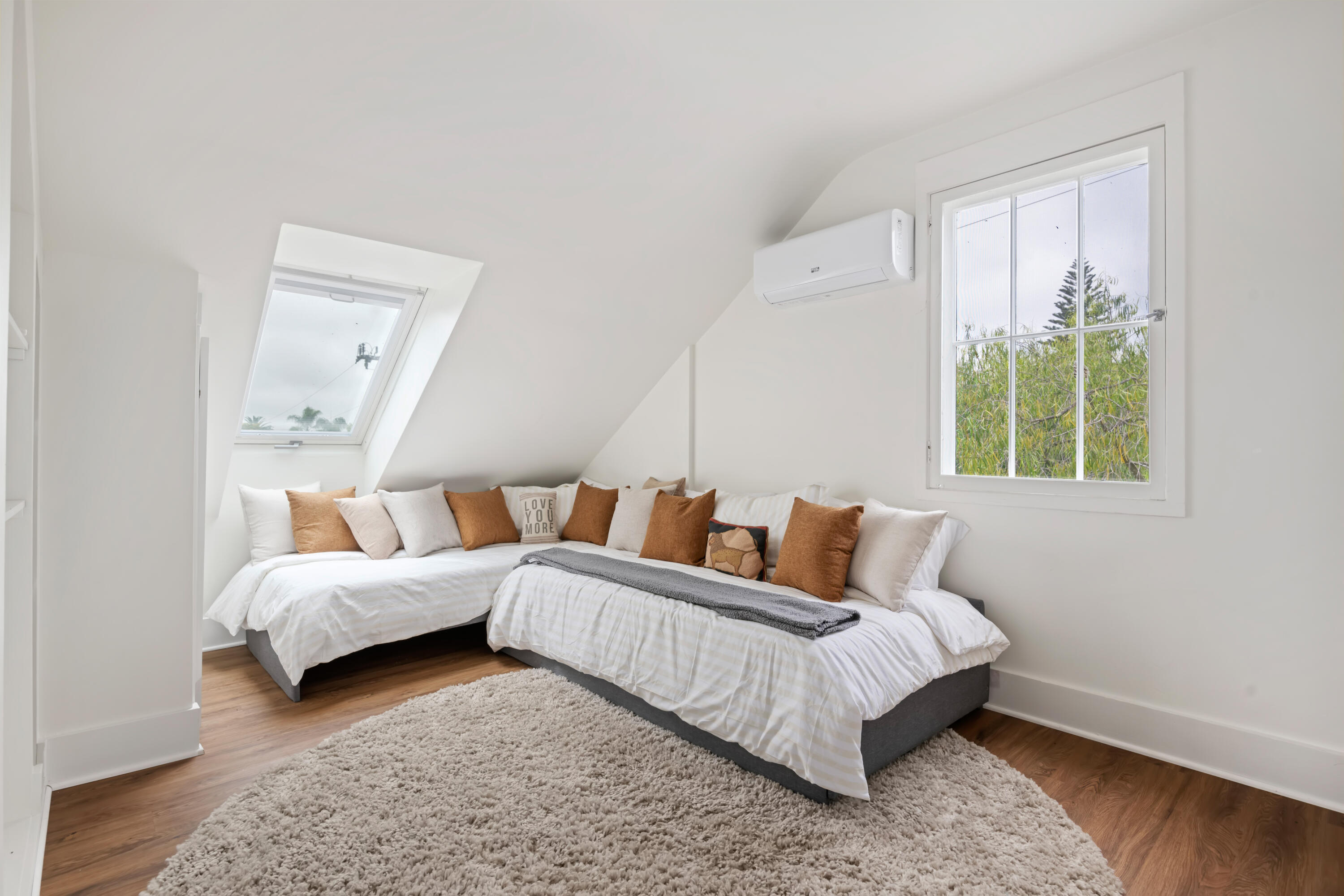 Santa Barbara, California 93101, United States, 5 Bedrooms Bedrooms, ,5 BathroomsBathrooms,Residential,Active,184544