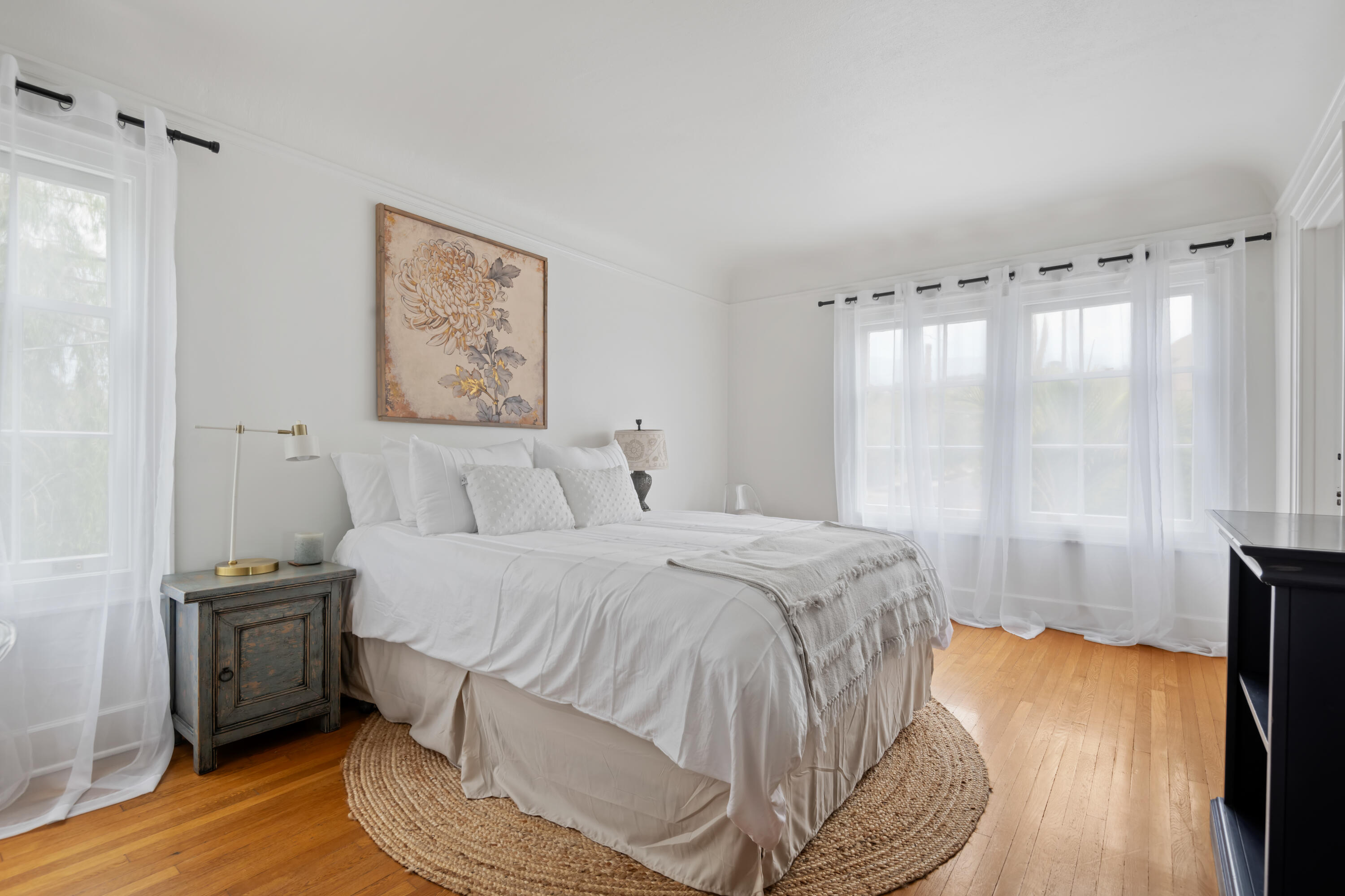 Santa Barbara, California 93101, United States, 5 Bedrooms Bedrooms, ,5 BathroomsBathrooms,Residential,Active,184544