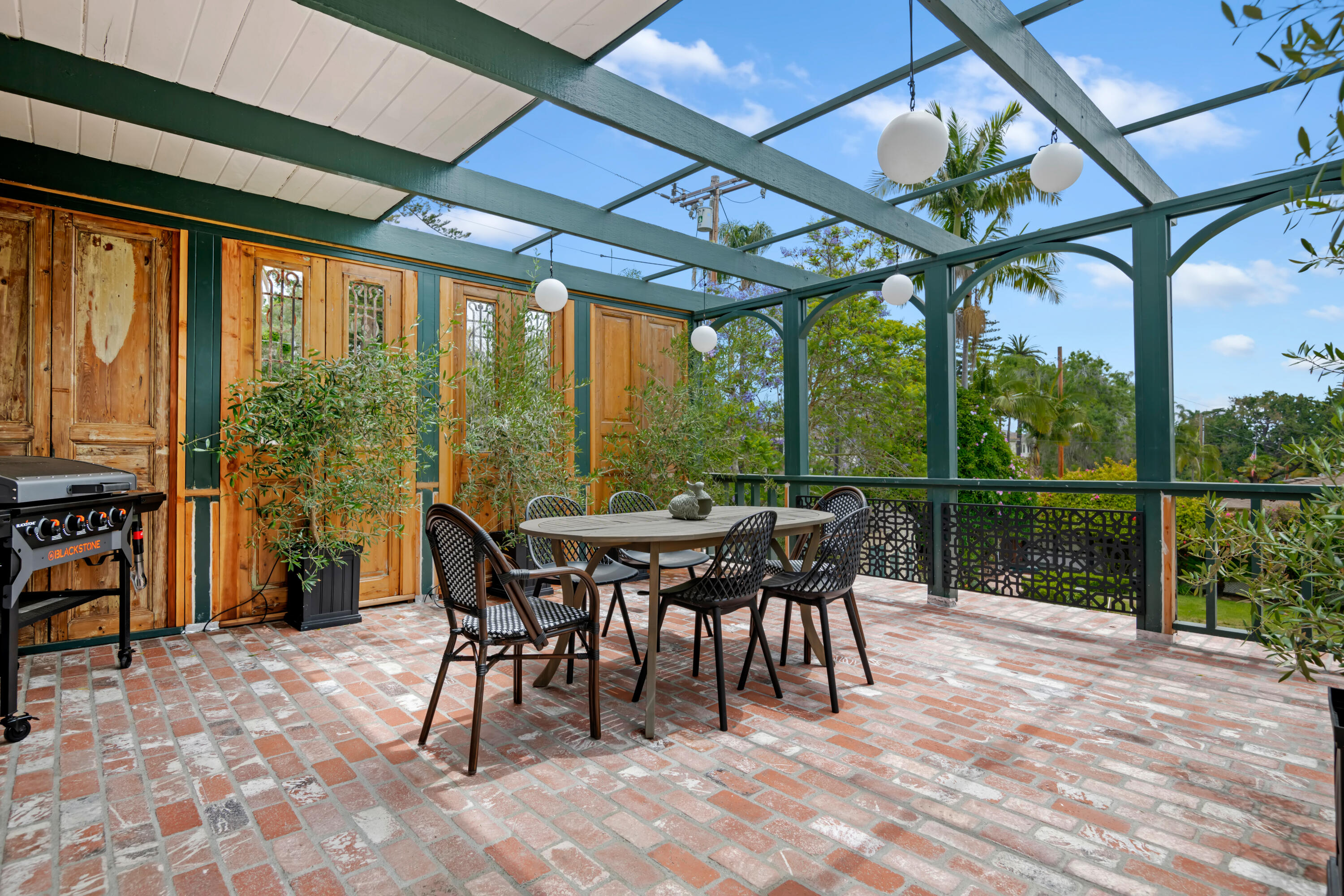 Santa Barbara, California 93101, United States, 5 Bedrooms Bedrooms, ,5 BathroomsBathrooms,Residential,Active,184544