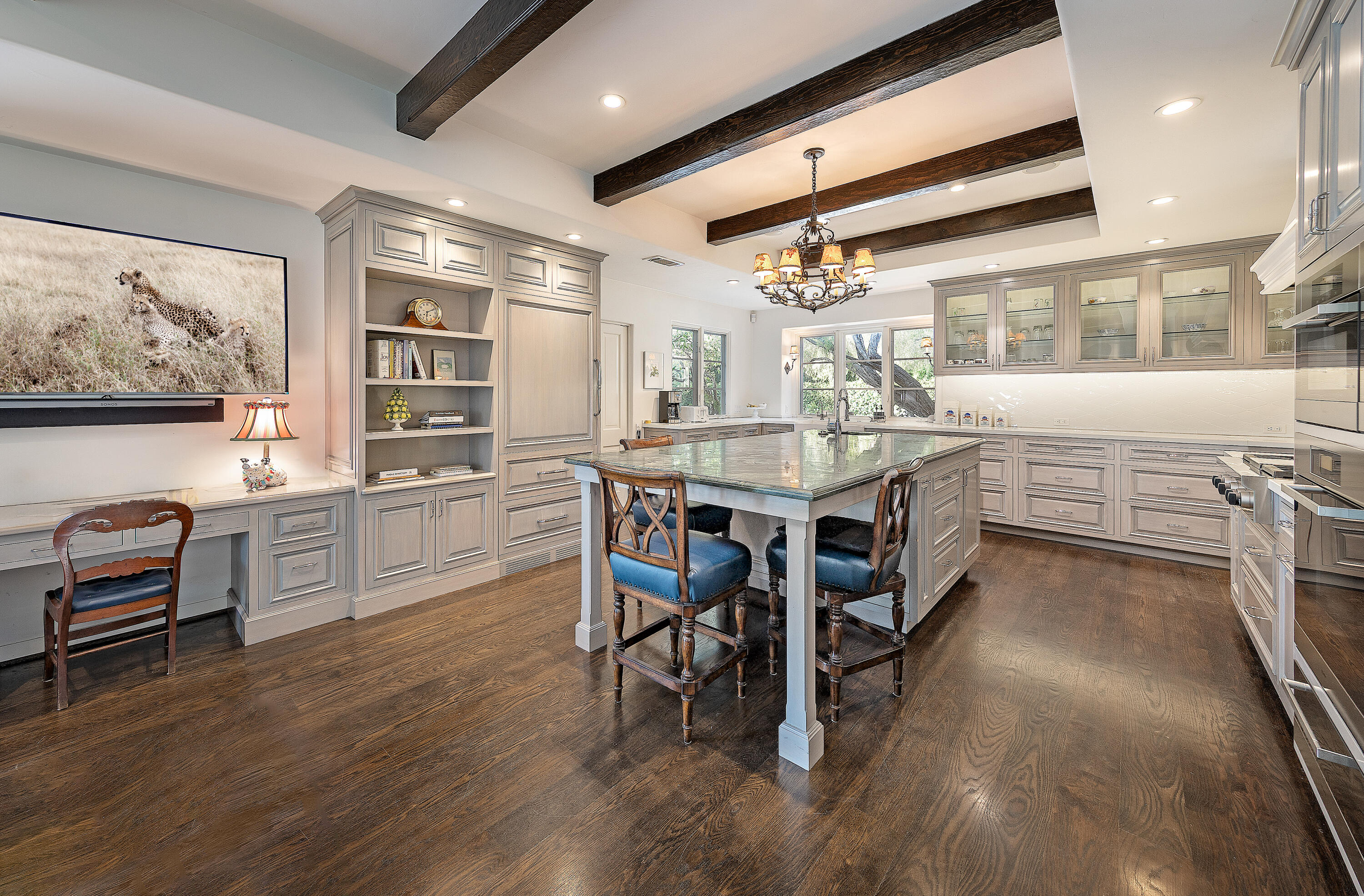 Santa Barbara, California 93108, United States, 5 Bedrooms Bedrooms, ,5 BathroomsBathrooms,Residential,Active,148443