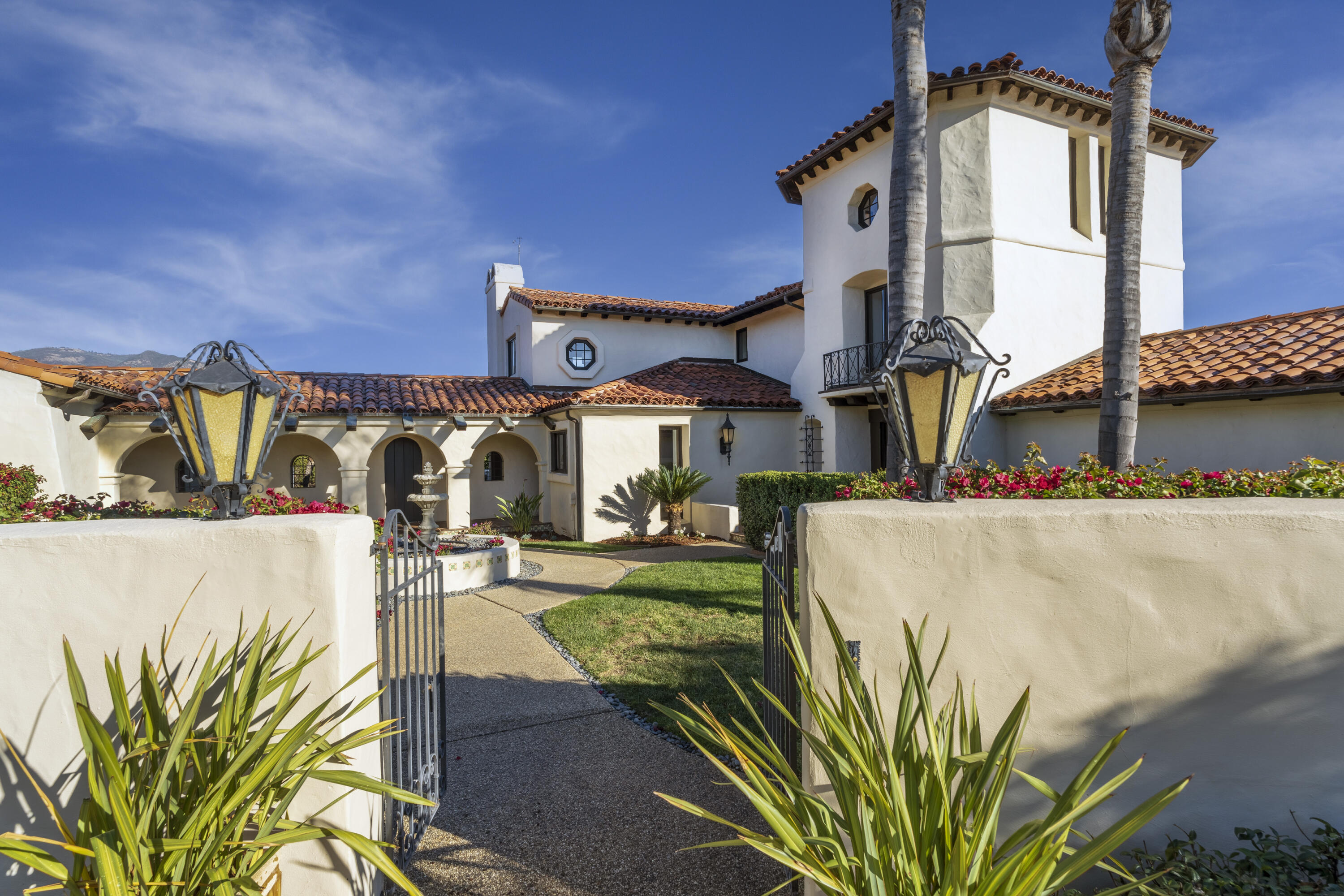 Santa Barbara, California 93111, United States, 3 Bedrooms Bedrooms, ,5 BathroomsBathrooms,Residential,Active,3317