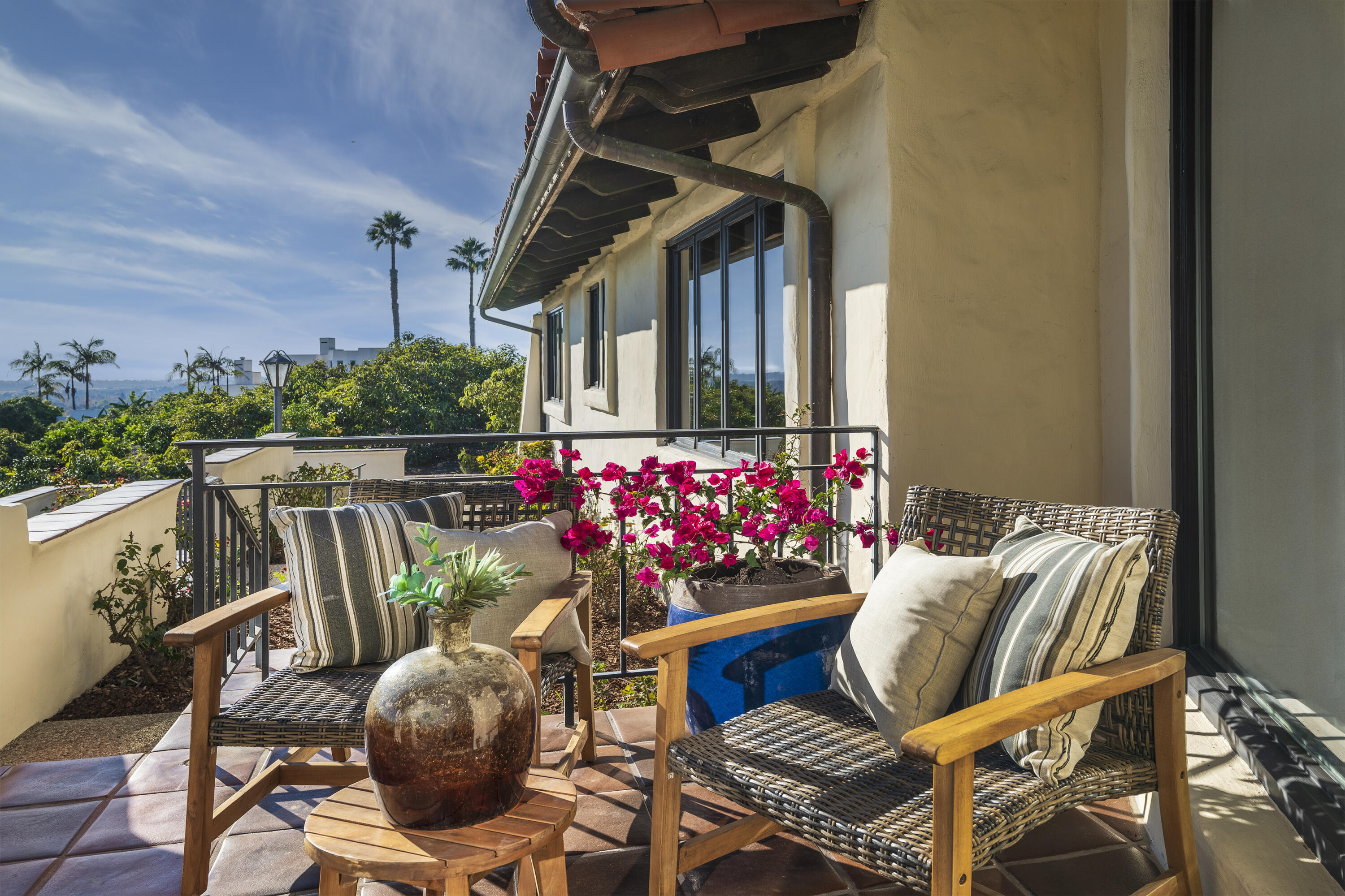 Santa Barbara, California 93111, United States, 3 Bedrooms Bedrooms, ,5 BathroomsBathrooms,Residential,Active,3317