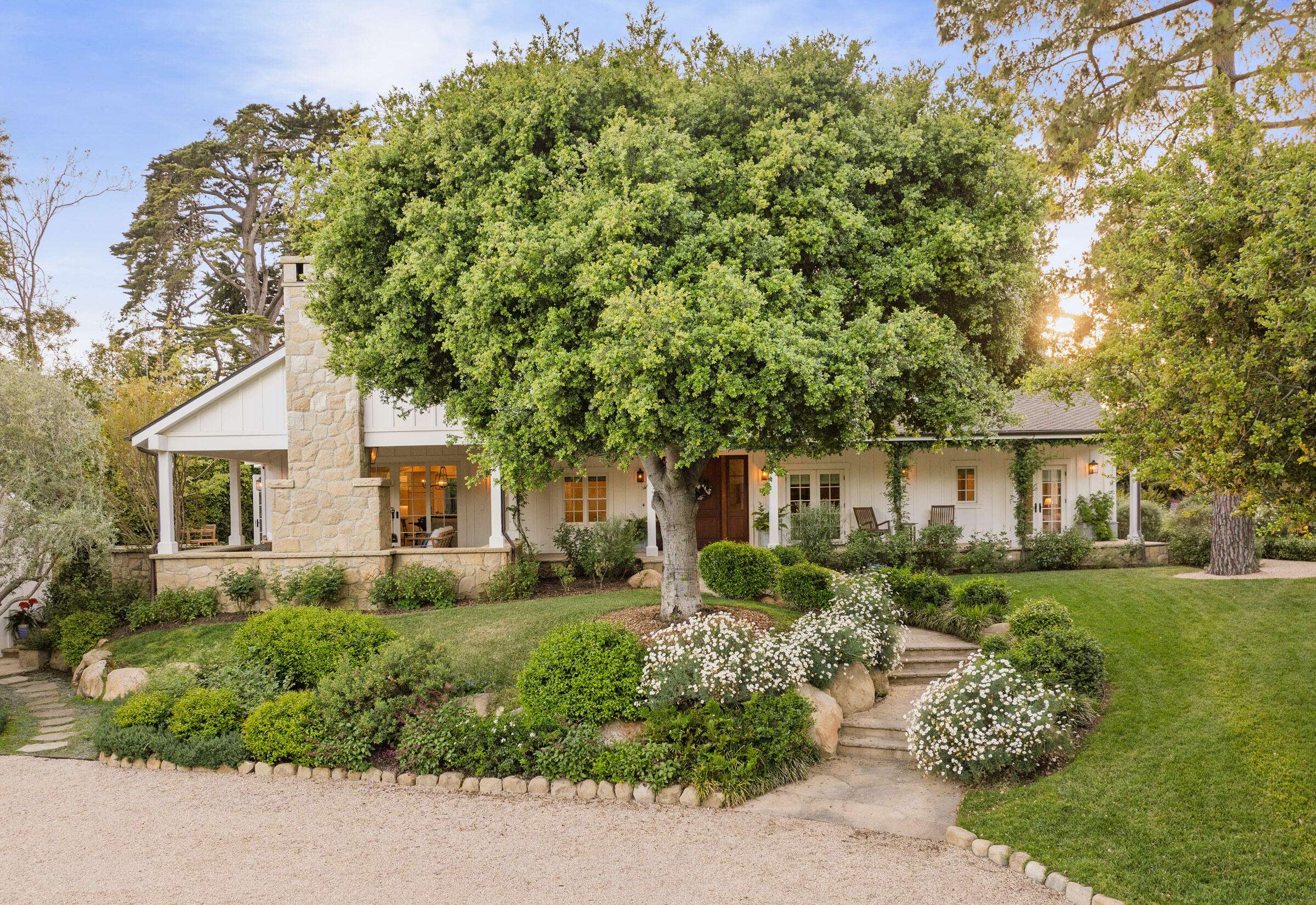 Montecito, California 93108, United States, 5 Bedrooms Bedrooms, ,6 BathroomsBathrooms,Residential,Active,109584