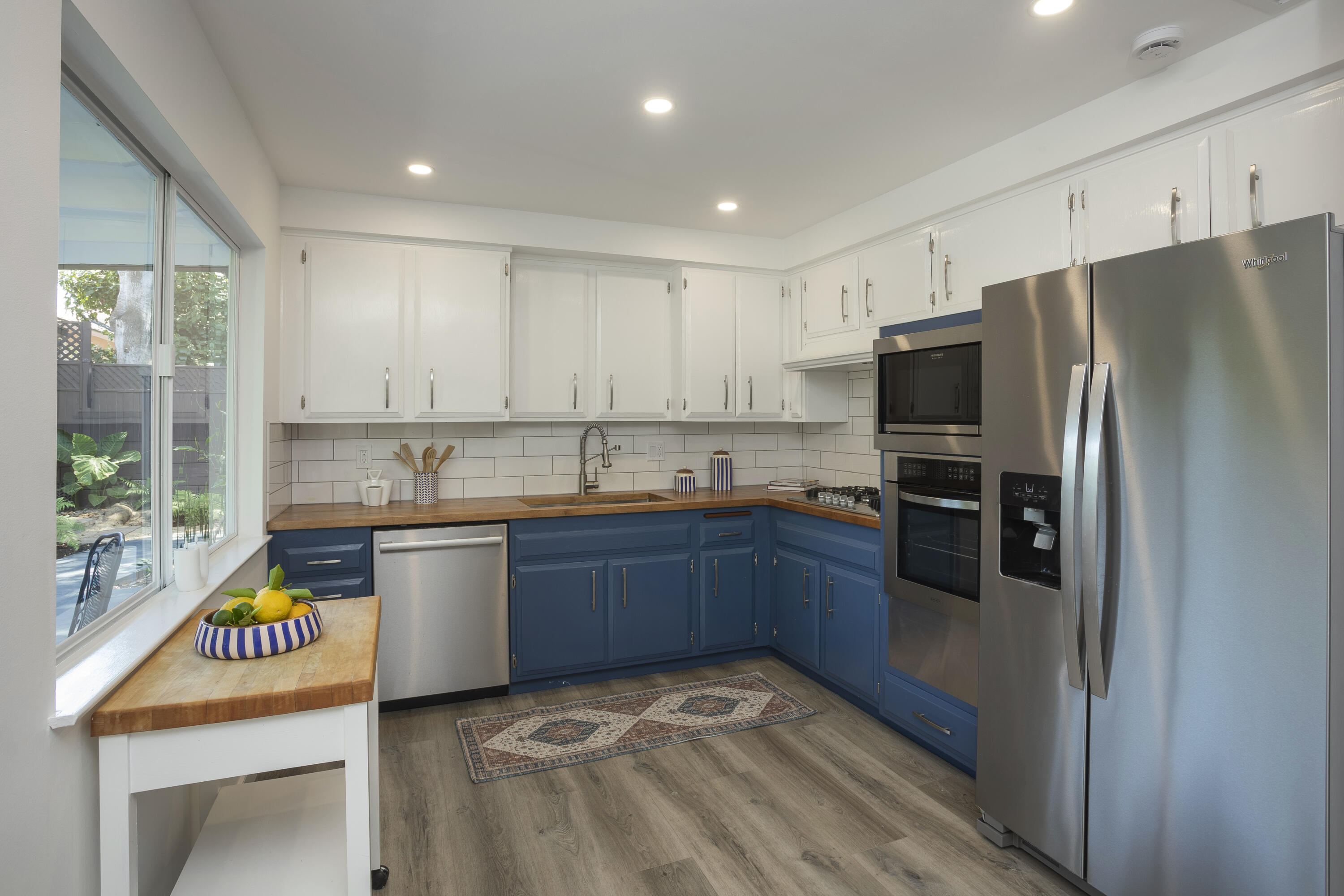 Goleta, California 93117, United States, 4 Bedrooms Bedrooms, ,2 BathroomsBathrooms,Residential,Active,216347