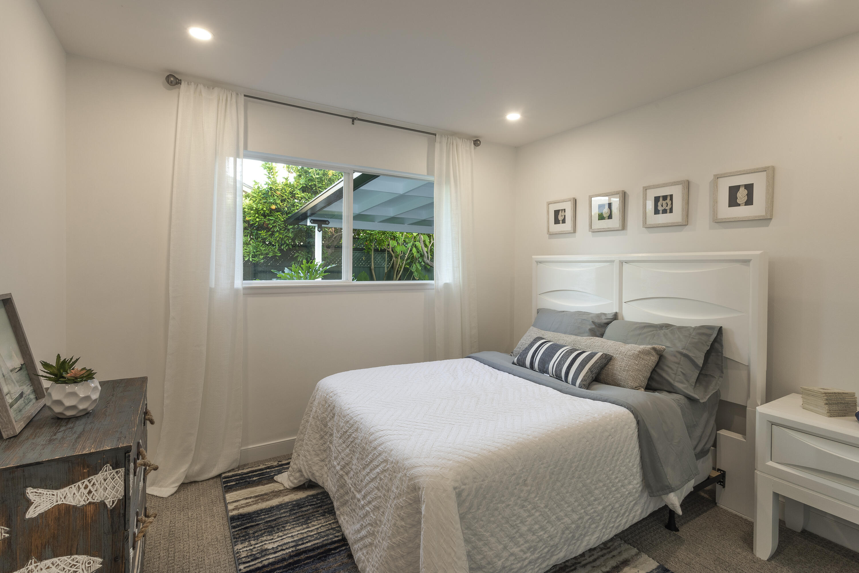 Goleta, California 93117, United States, 4 Bedrooms Bedrooms, ,2 BathroomsBathrooms,Residential,Active,216347