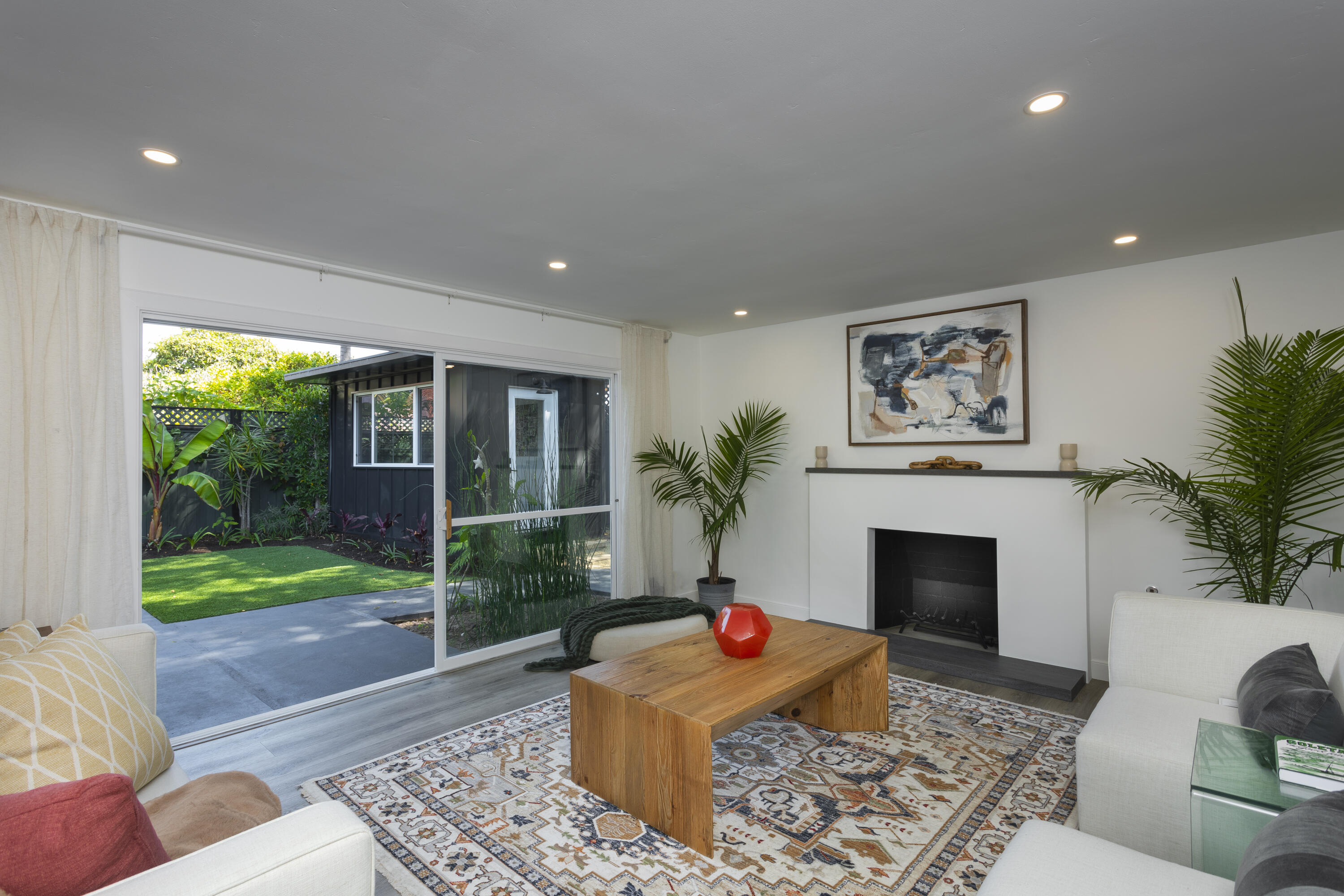 Goleta, California 93117, United States, 4 Bedrooms Bedrooms, ,2 BathroomsBathrooms,Residential,Active,216347