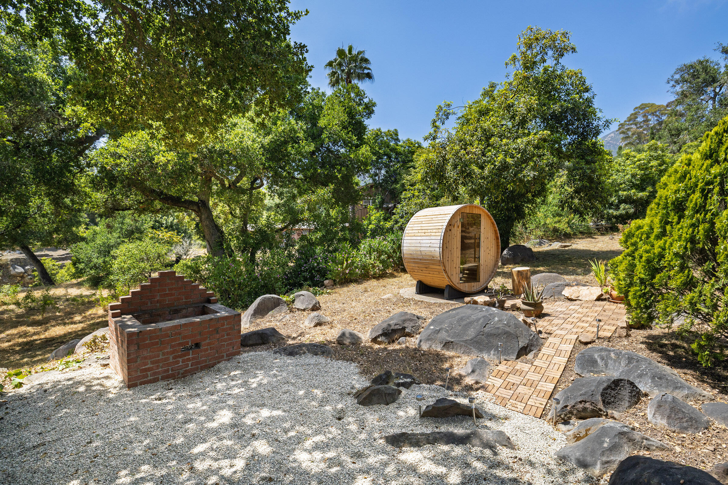 Santa Barbara, California 93108, United States, 3 Bedrooms Bedrooms, ,1 BathroomBathrooms,Residential,Active,181632