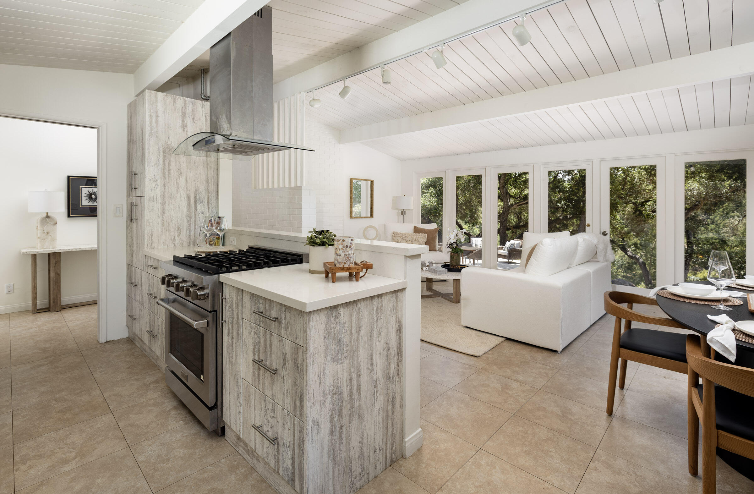 Santa Barbara, California 93108, United States, 3 Bedrooms Bedrooms, ,1 BathroomBathrooms,Residential,Active,181632