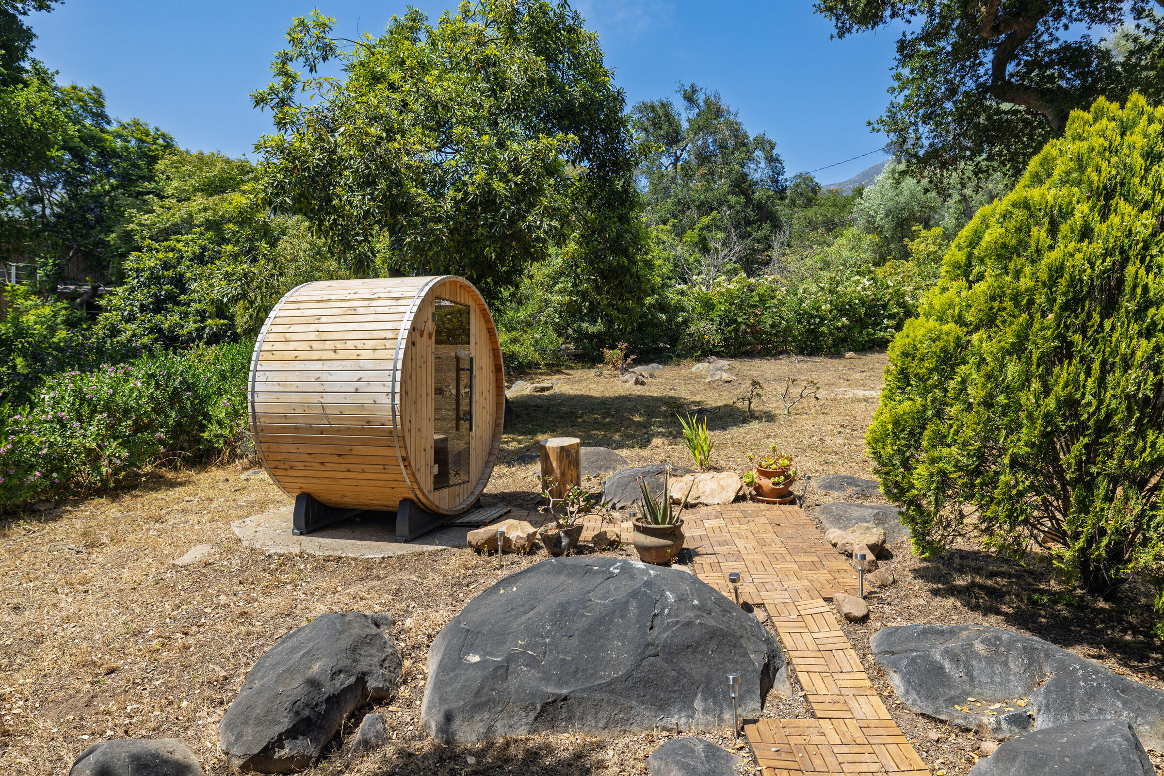 Santa Barbara, California 93108, United States, 3 Bedrooms Bedrooms, ,1 BathroomBathrooms,Residential,Active,181632