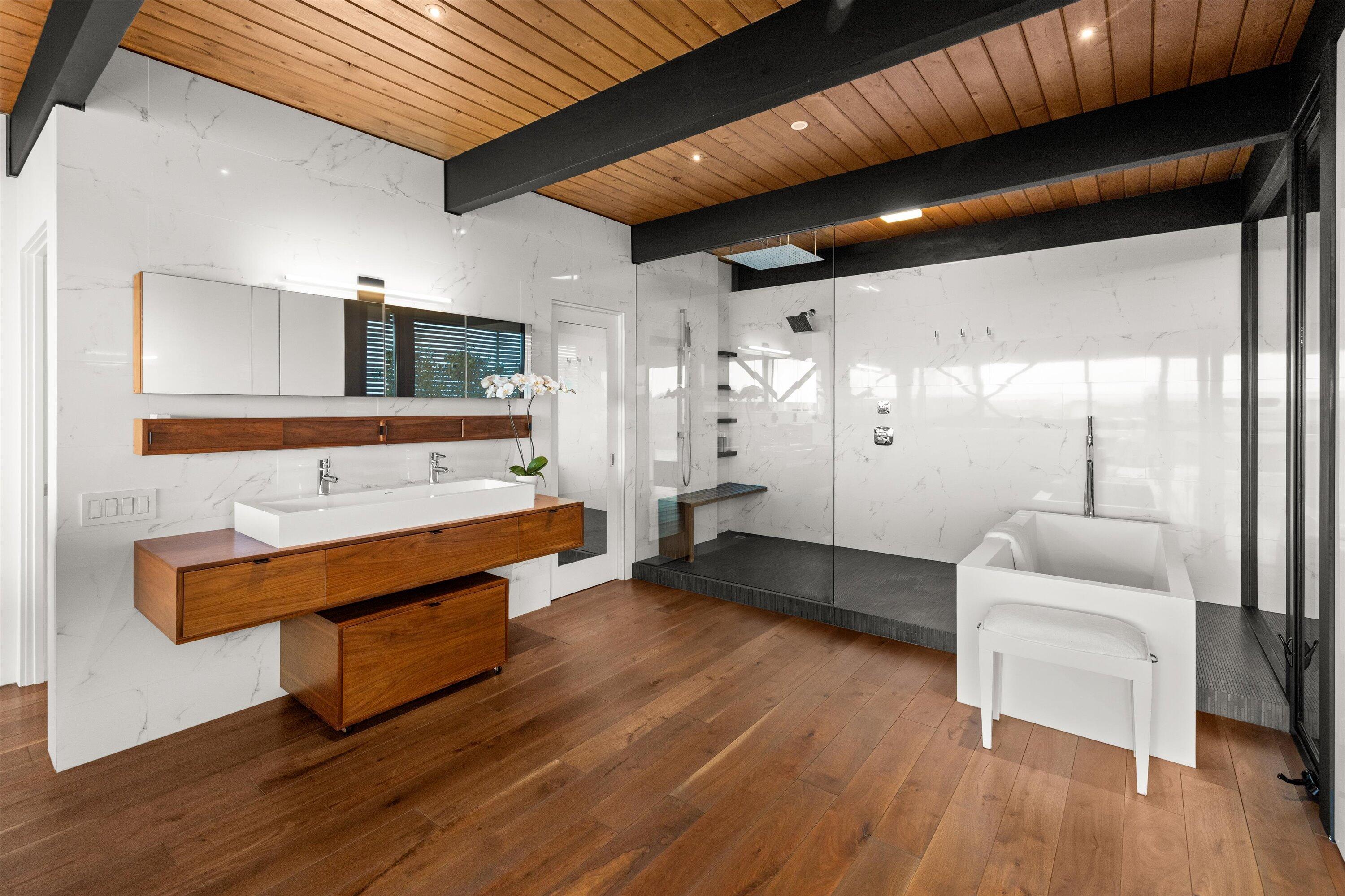 Santa Barbara, California 93103, United States, 3 Bedrooms Bedrooms, ,4 BathroomsBathrooms,Residential,Active,90603