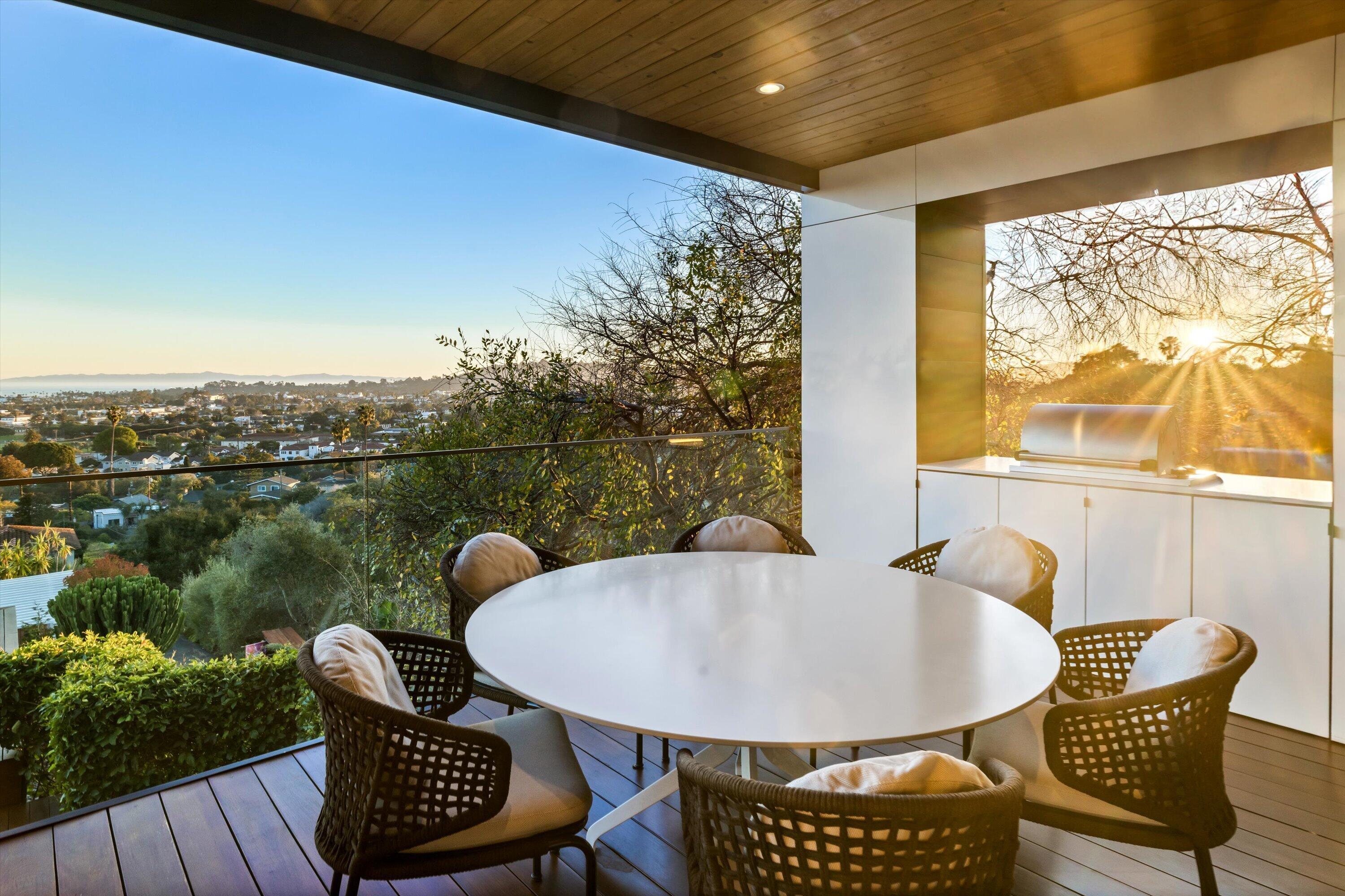 Santa Barbara, California 93103, United States, 3 Bedrooms Bedrooms, ,4 BathroomsBathrooms,Residential,Active,90603