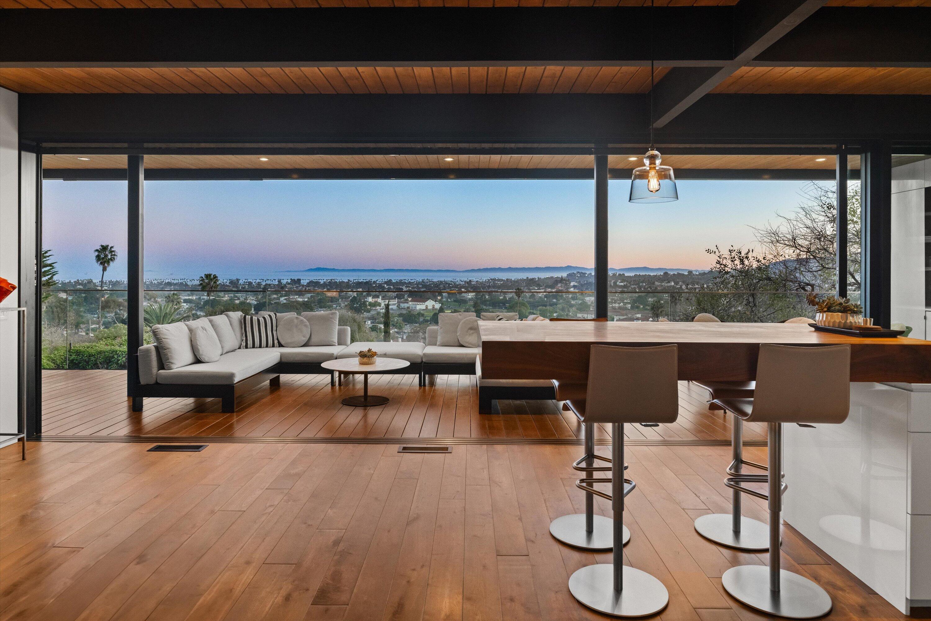 Santa Barbara, California 93103, United States, 3 Bedrooms Bedrooms, ,4 BathroomsBathrooms,Residential,Active,90603