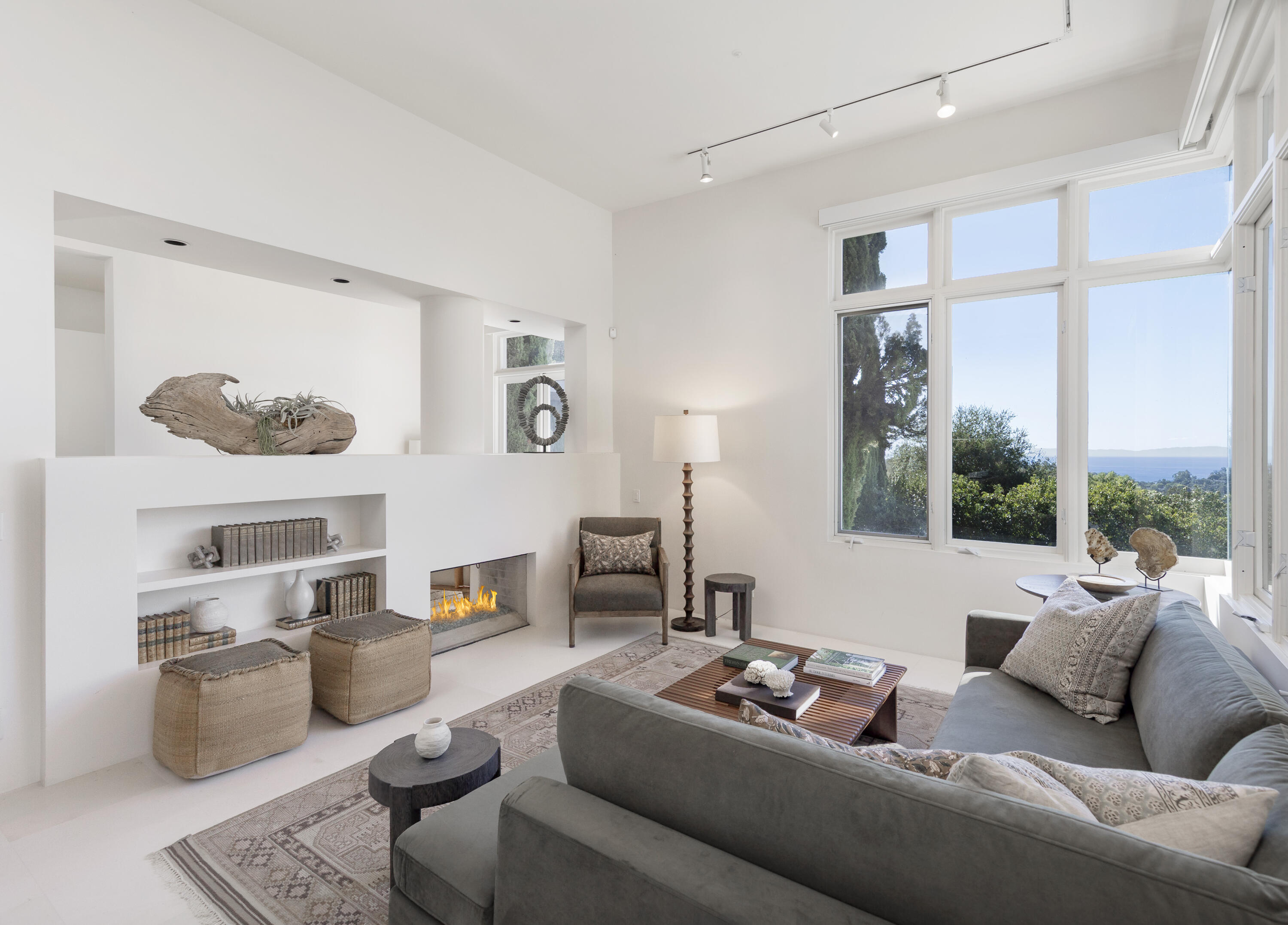 Montecito, California 93108, United States, 4 Bedrooms Bedrooms, ,4 BathroomsBathrooms,Residential,Active,152131