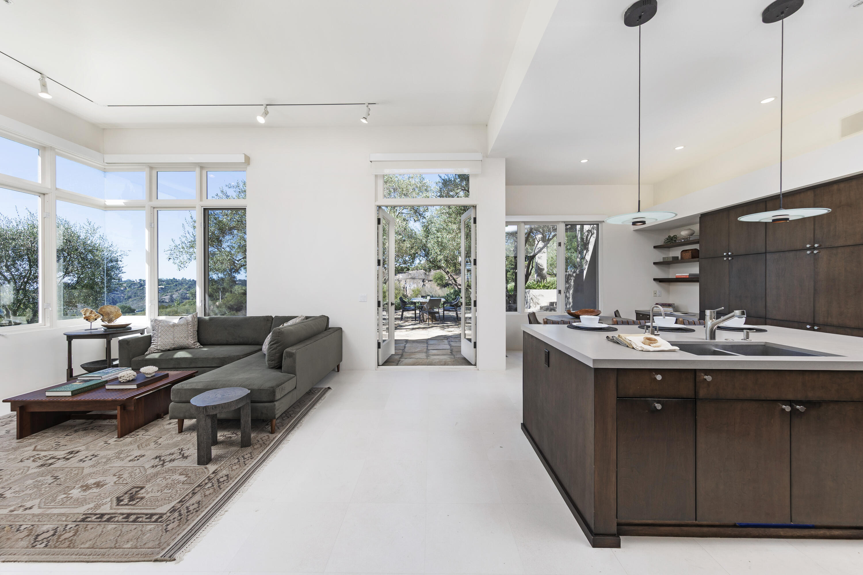 Montecito, California 93108, United States, 4 Bedrooms Bedrooms, ,4 BathroomsBathrooms,Residential,Active,152131