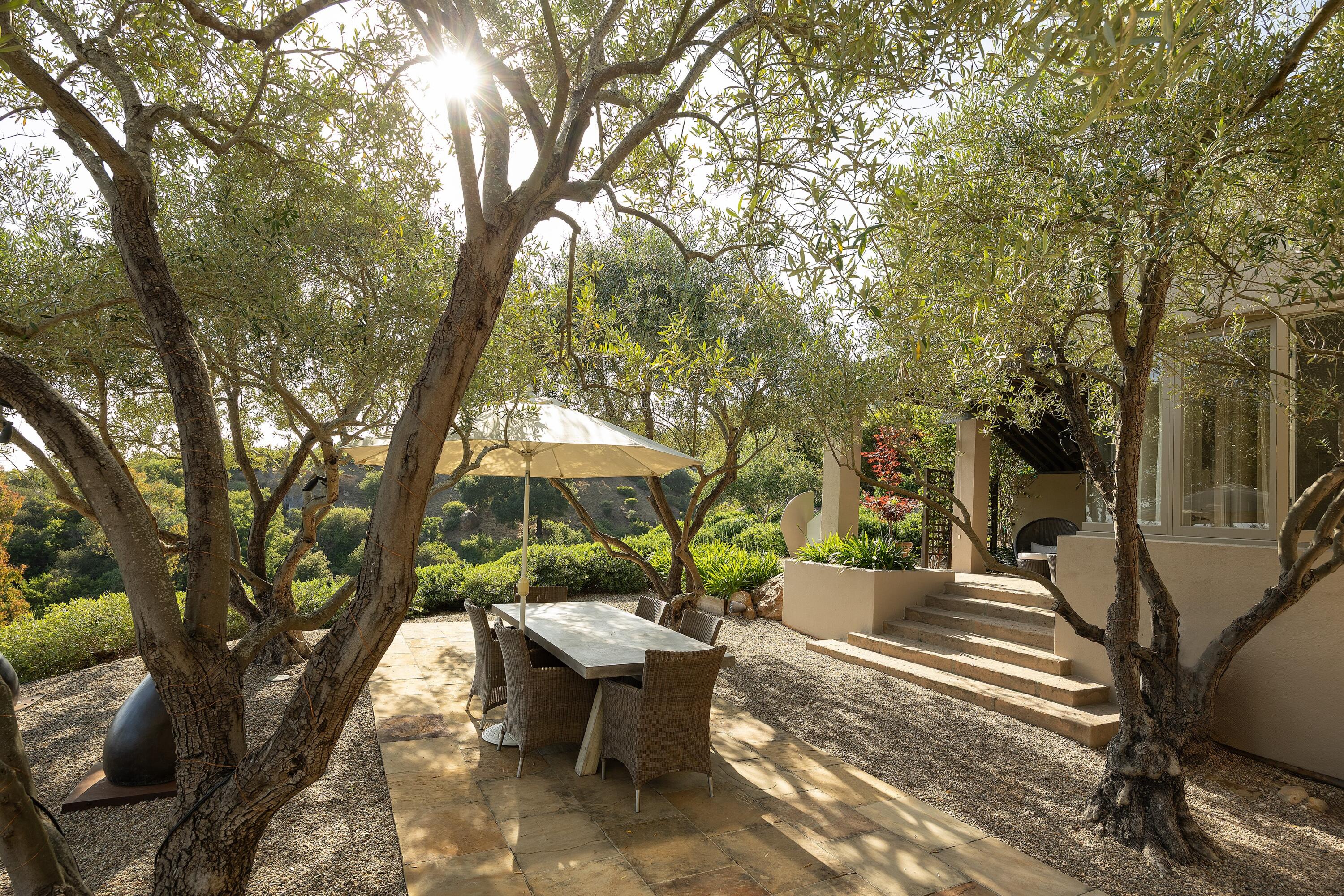 Montecito, California 93108, United States, 4 Bedrooms Bedrooms, ,4 BathroomsBathrooms,Residential,Active,152131