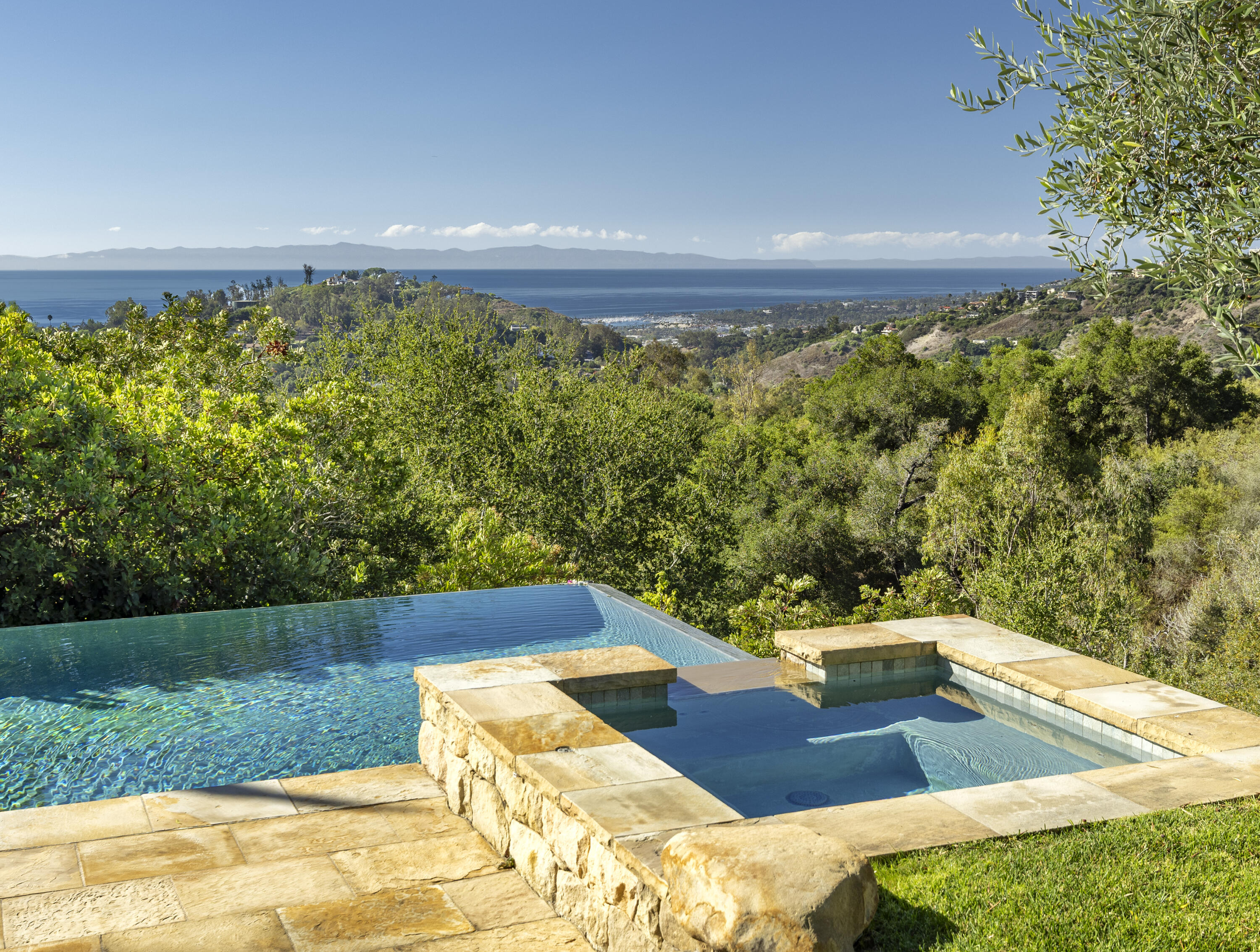 Montecito, California 93108, United States, 4 Bedrooms Bedrooms, ,4 BathroomsBathrooms,Residential,Active,152131