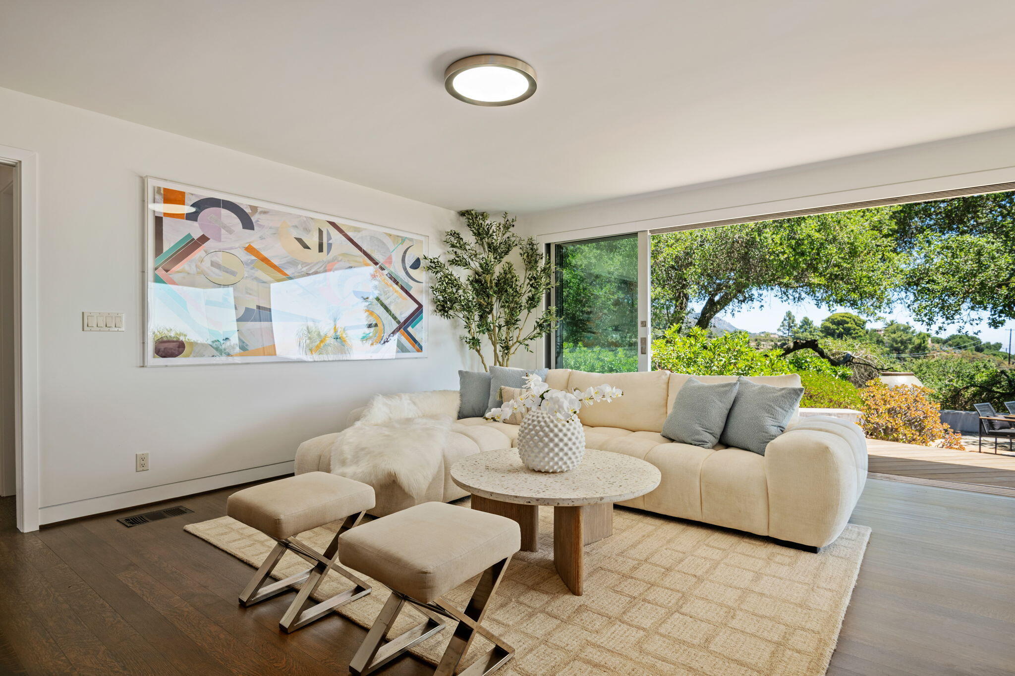 Santa Barbara, California 93105, United States, 2 Bedrooms Bedrooms, ,2 BathroomsBathrooms,Residential,Active,166372