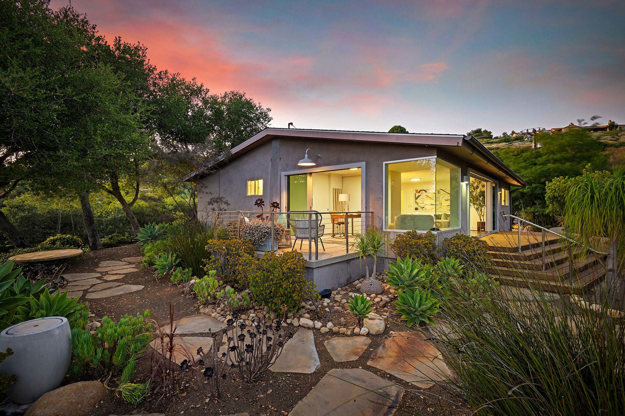 Santa Barbara, California 93105, United States, 2 Bedrooms Bedrooms, ,2 BathroomsBathrooms,Residential,Active,166372