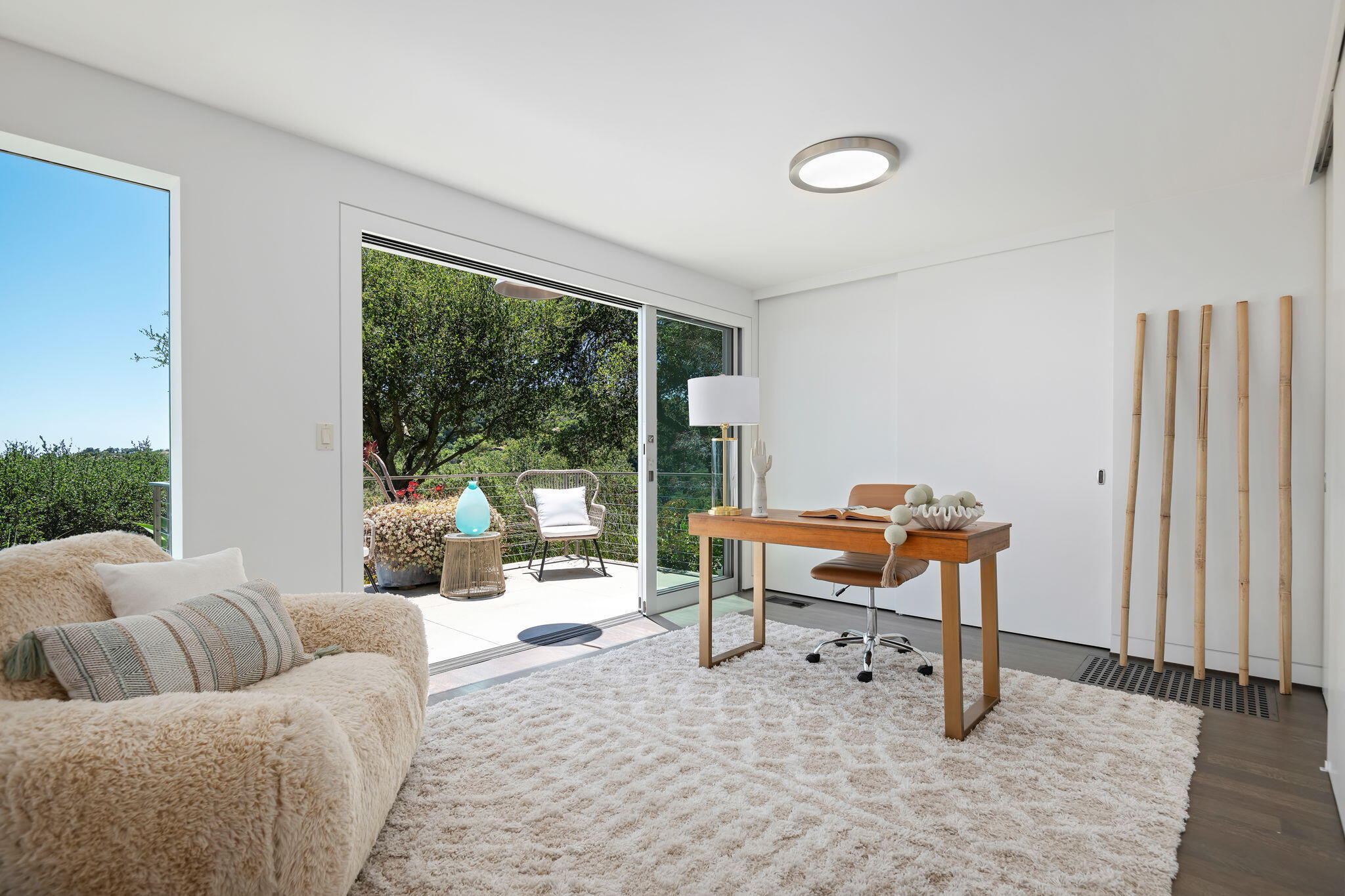 Santa Barbara, California 93105, United States, 2 Bedrooms Bedrooms, ,2 BathroomsBathrooms,Residential,Active,166372