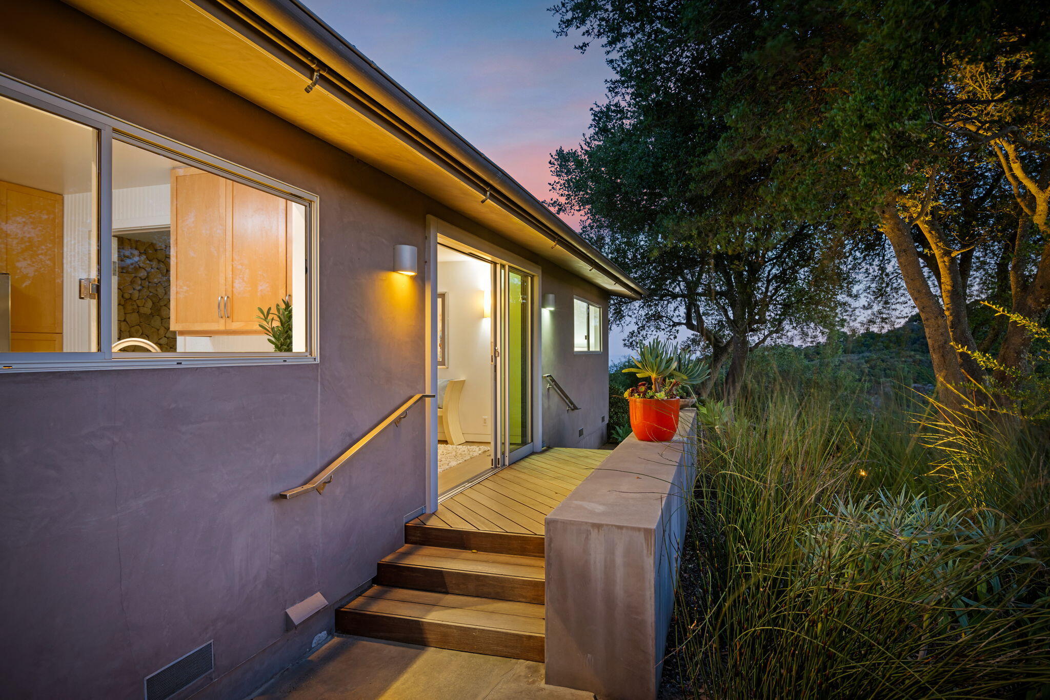 Santa Barbara, California 93105, United States, 2 Bedrooms Bedrooms, ,2 BathroomsBathrooms,Residential,Active,166372