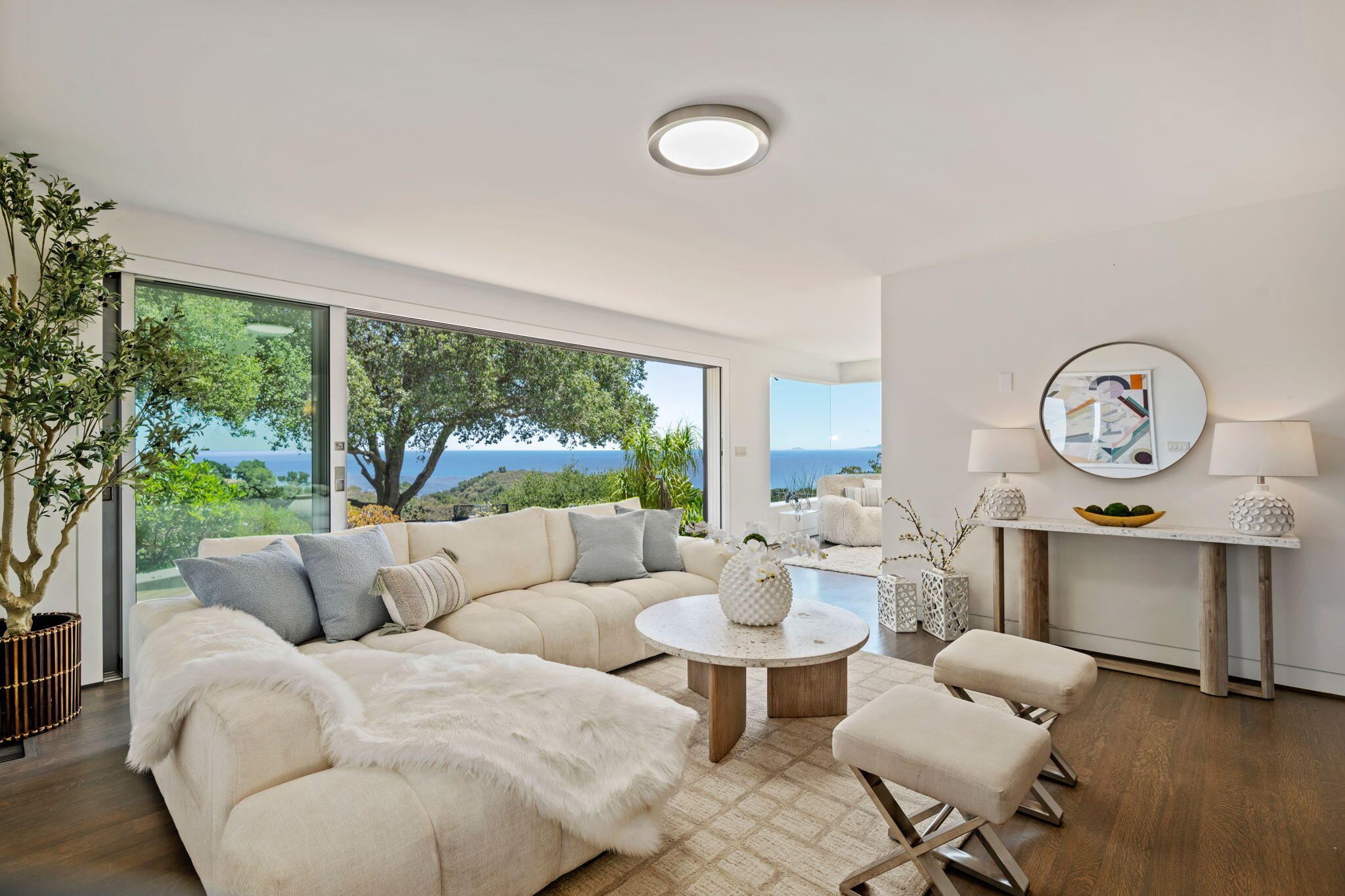 Santa Barbara, California 93105, United States, 2 Bedrooms Bedrooms, ,2 BathroomsBathrooms,Residential,Active,166372