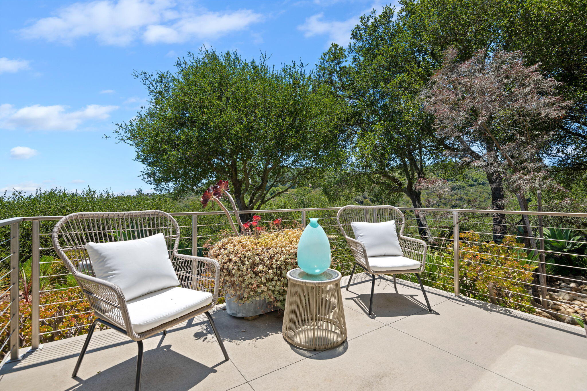 Santa Barbara, California 93105, United States, 2 Bedrooms Bedrooms, ,2 BathroomsBathrooms,Residential,Active,166372