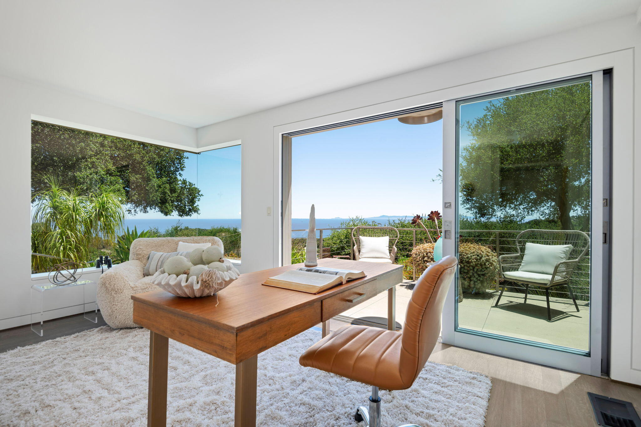 Santa Barbara, California 93105, United States, 2 Bedrooms Bedrooms, ,2 BathroomsBathrooms,Residential,Active,166372