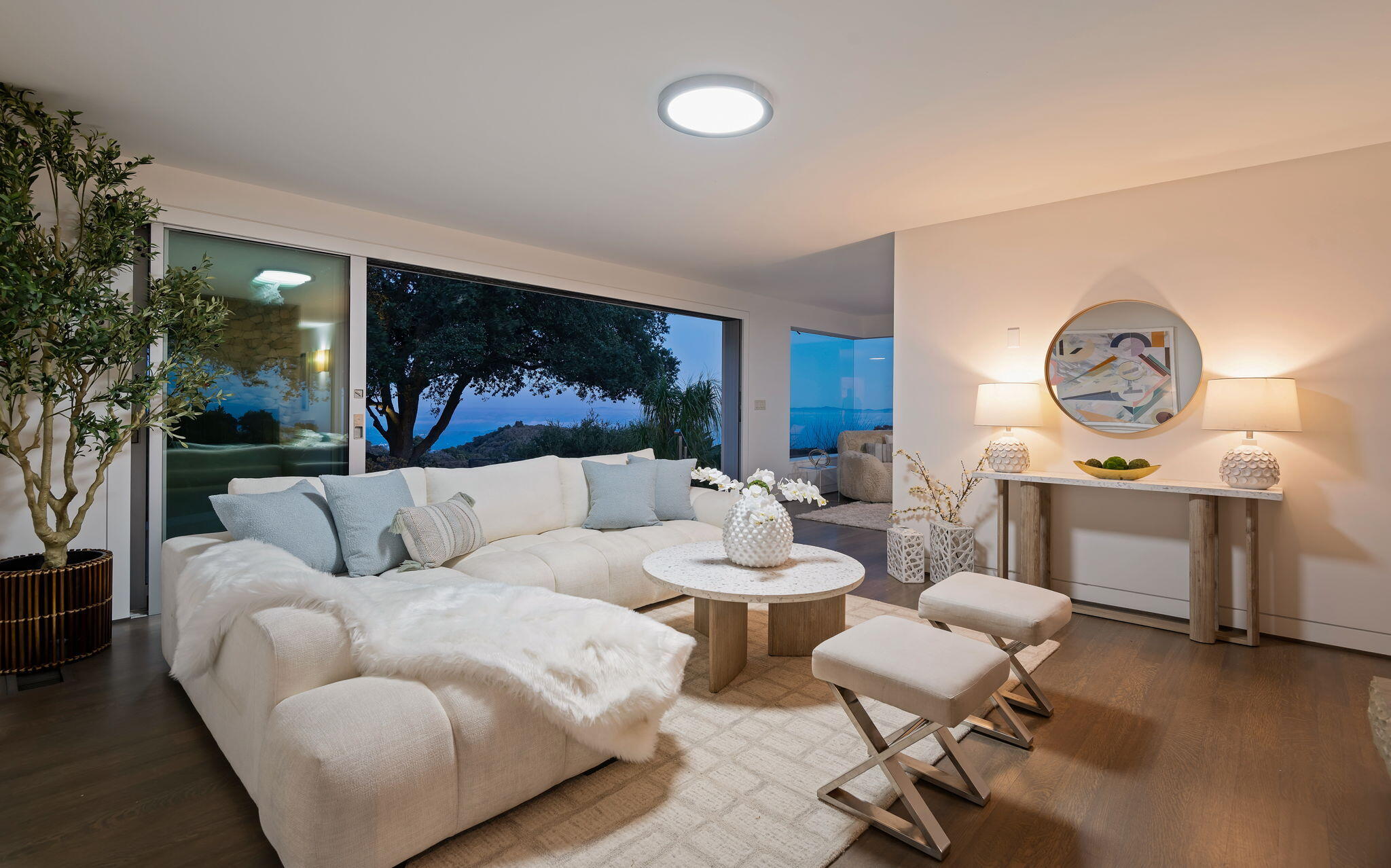 Santa Barbara, California 93105, United States, 2 Bedrooms Bedrooms, ,2 BathroomsBathrooms,Residential,Active,166372