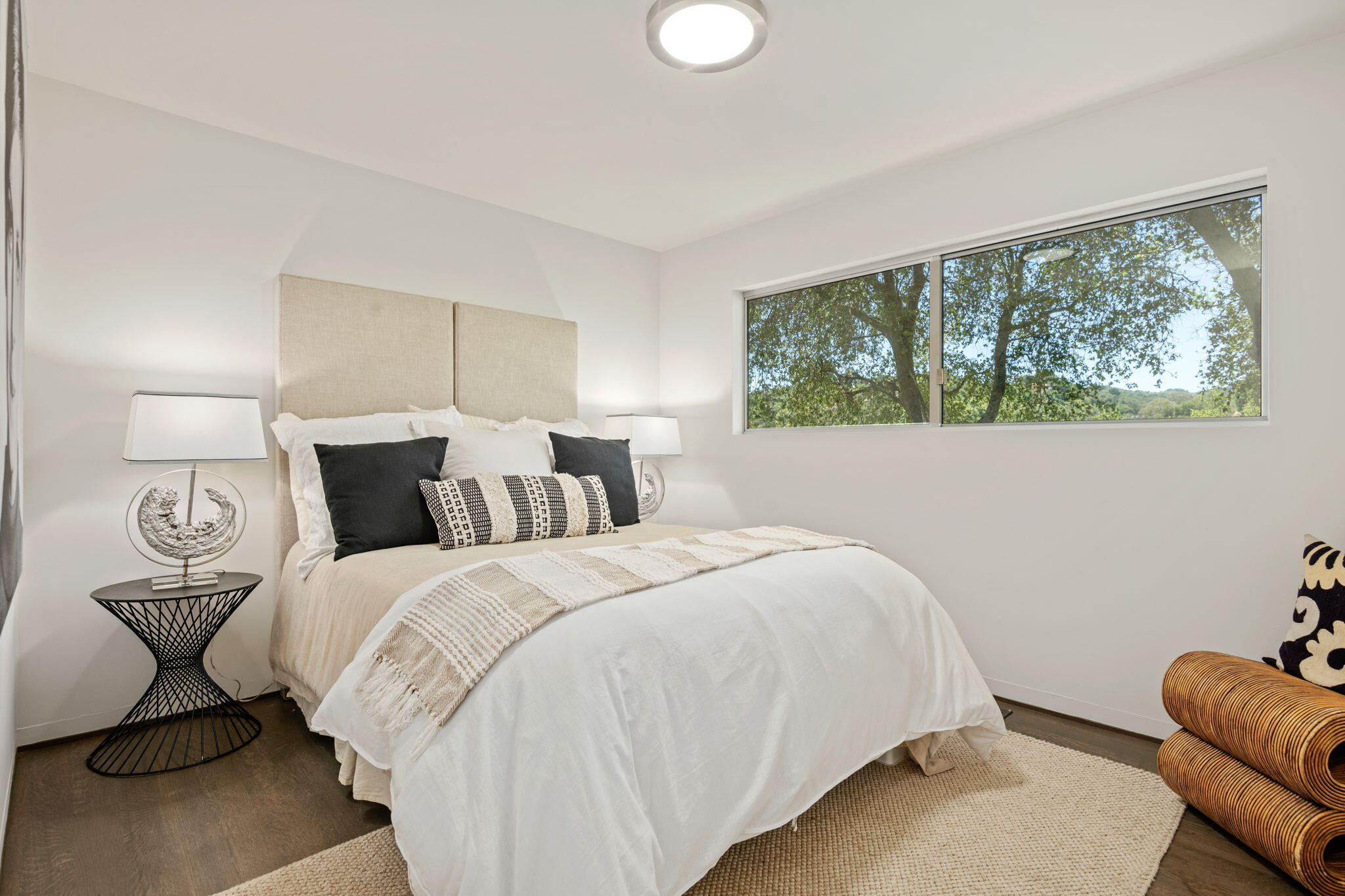 Santa Barbara, California 93105, United States, 2 Bedrooms Bedrooms, ,2 BathroomsBathrooms,Residential,Active,166372