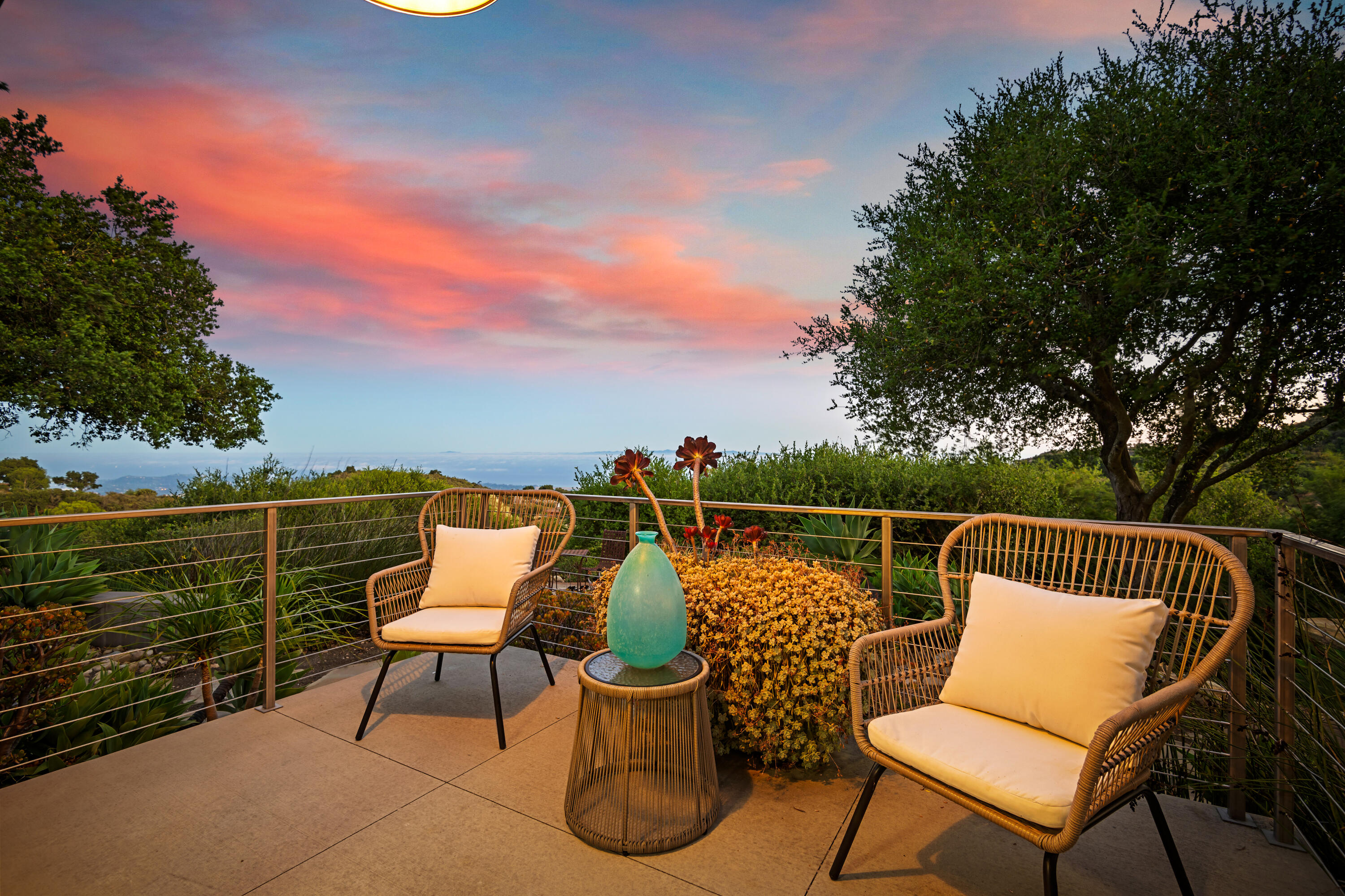 Santa Barbara, California 93105, United States, 2 Bedrooms Bedrooms, ,2 BathroomsBathrooms,Residential,Active,166372