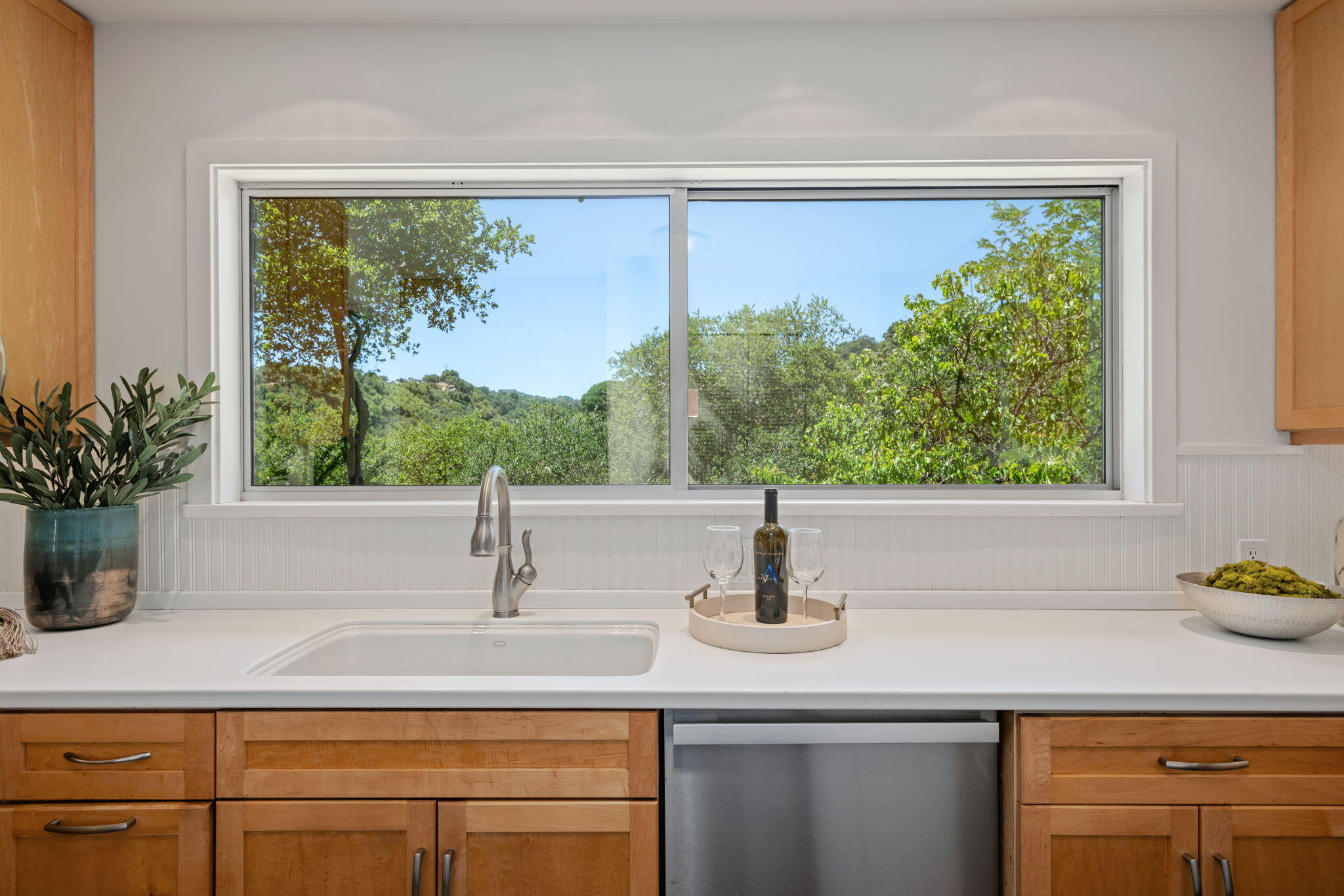 Santa Barbara, California 93105, United States, 2 Bedrooms Bedrooms, ,2 BathroomsBathrooms,Residential,Active,166372