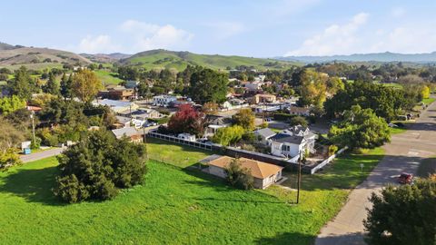 Photo of 365 Main Street, LOS ALAMOS, CA 93440 (MLS # 25-4328)