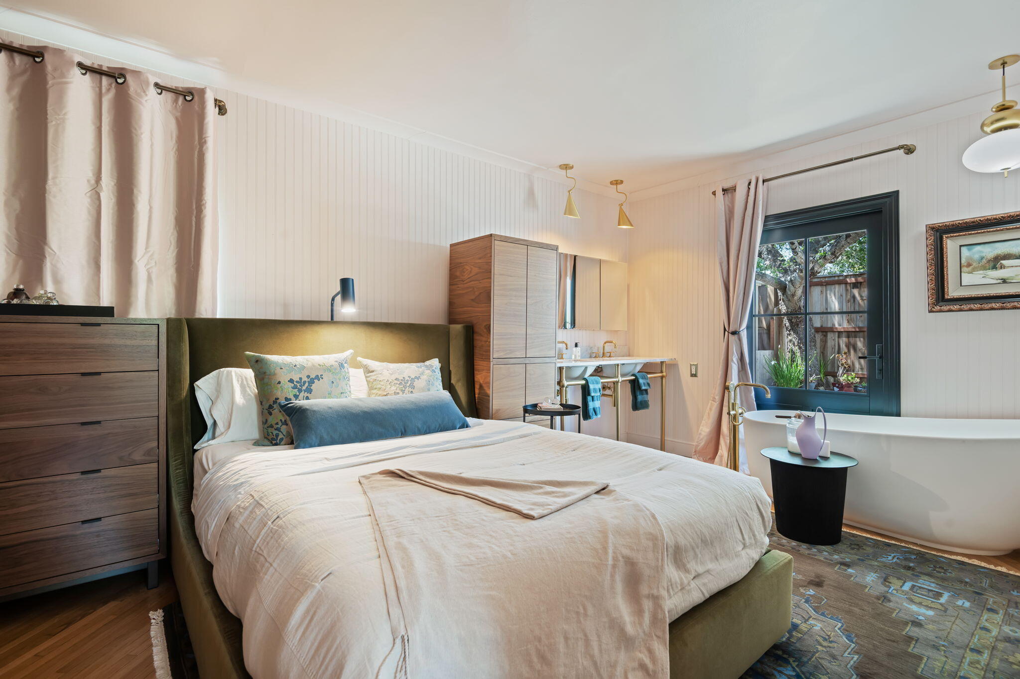 Santa Barbara, California 93105, United States, 4 Bedrooms Bedrooms, ,3 BathroomsBathrooms,Residential,Active,133176