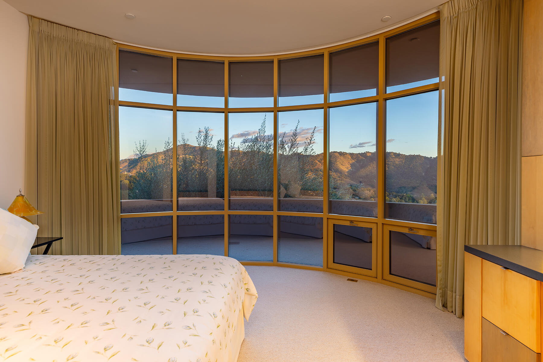 Oak View, California 93022, United States, 6 Bedrooms Bedrooms, ,6 BathroomsBathrooms,Residential,Active,89714