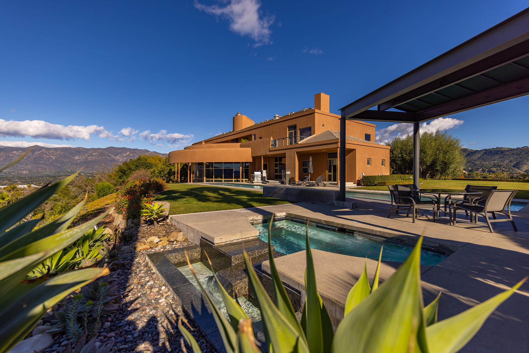 Oak View, California 93022, United States, 6 Bedrooms Bedrooms, ,6 BathroomsBathrooms,Residential,Active,89714