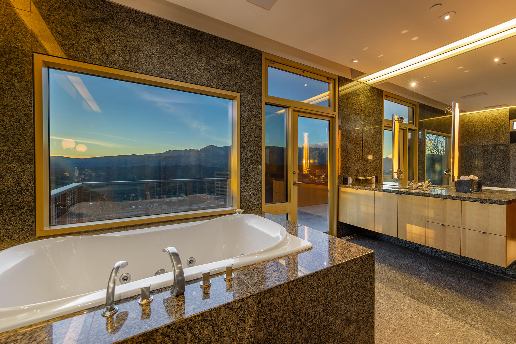 Oak View, California 93022, United States, 6 Bedrooms Bedrooms, ,6 BathroomsBathrooms,Residential,Active,89714