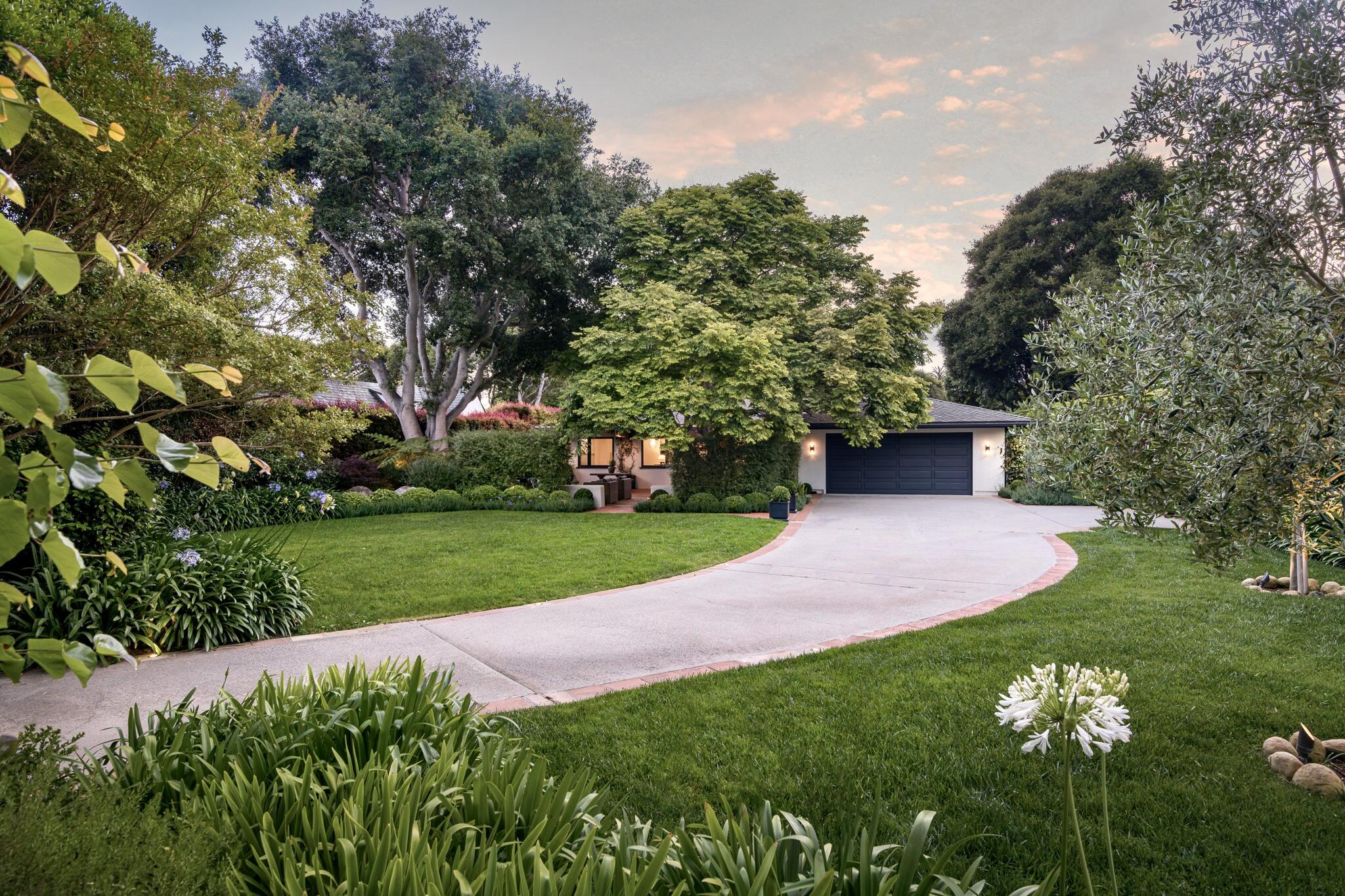 Montecito, California 93108, United States, 3 Bedrooms Bedrooms, ,3 BathroomsBathrooms,Residential,Pending,11425