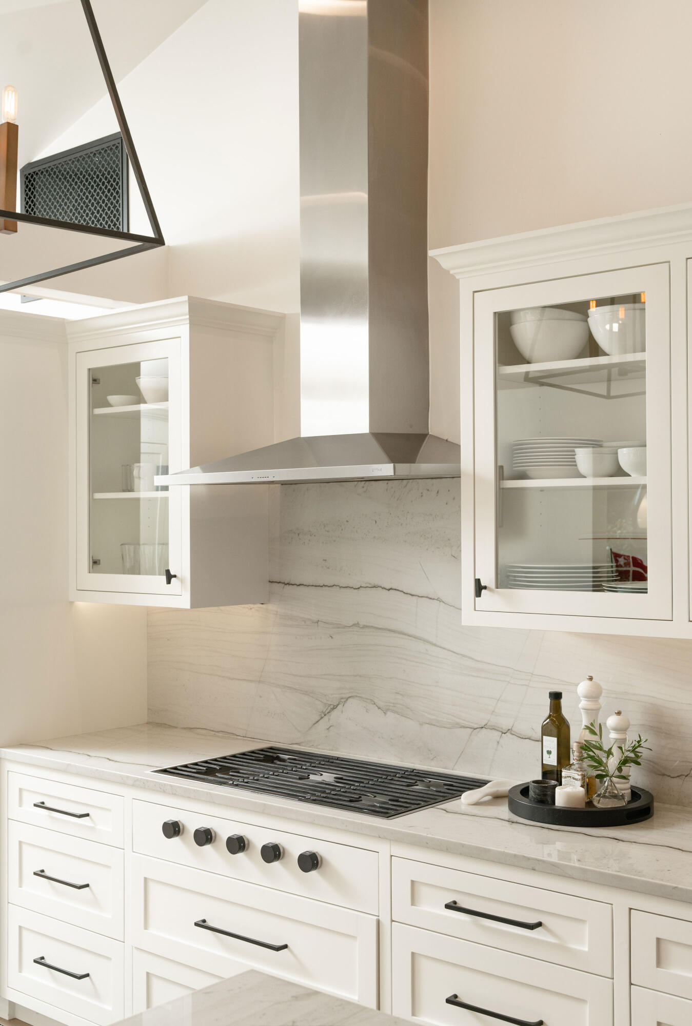 Montecito, California 93108, United States, 3 Bedrooms Bedrooms, ,3 BathroomsBathrooms,Residential,Pending,11425