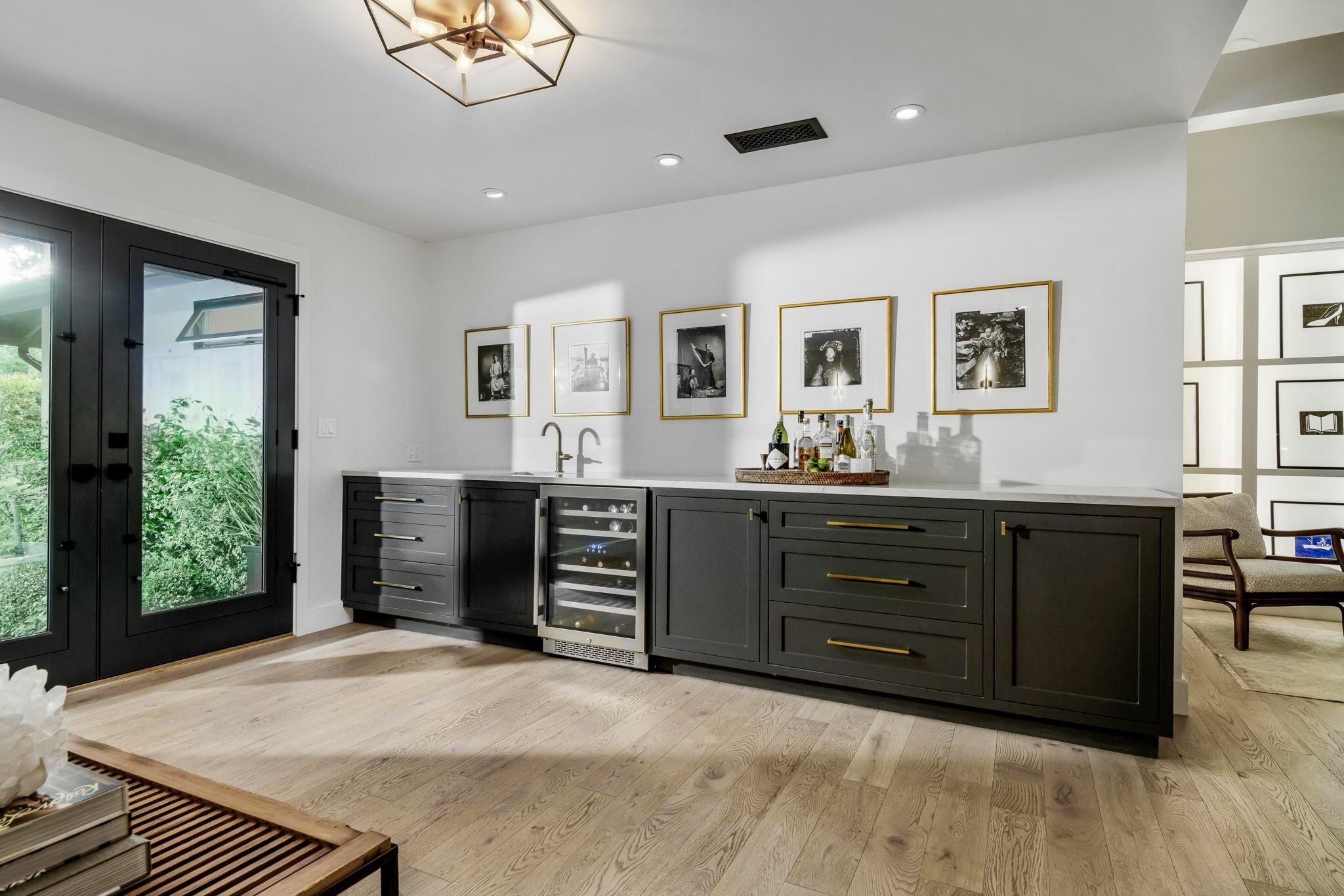 Montecito, California 93108, United States, 3 Bedrooms Bedrooms, ,3 BathroomsBathrooms,Residential,Pending,11425