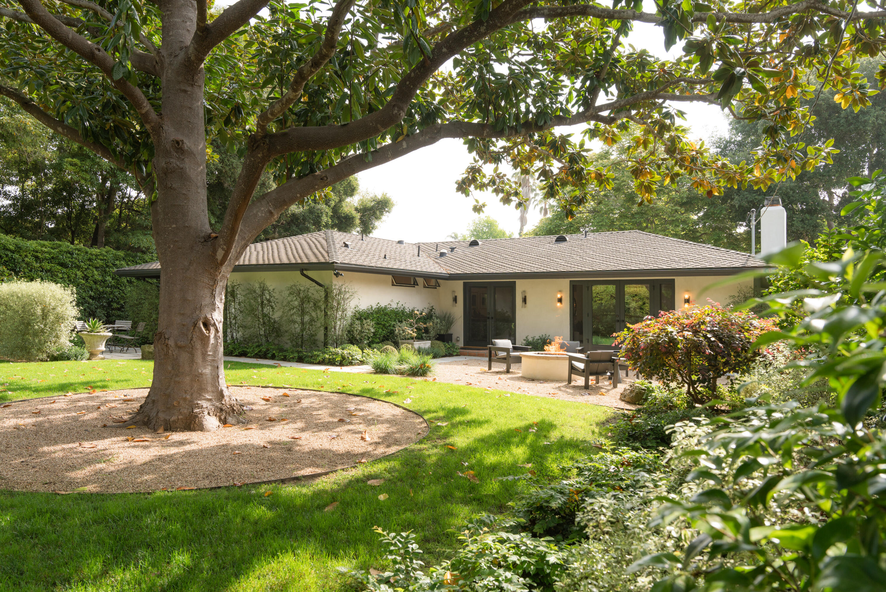 Montecito, California 93108, United States, 3 Bedrooms Bedrooms, ,3 BathroomsBathrooms,Residential,Pending,11425