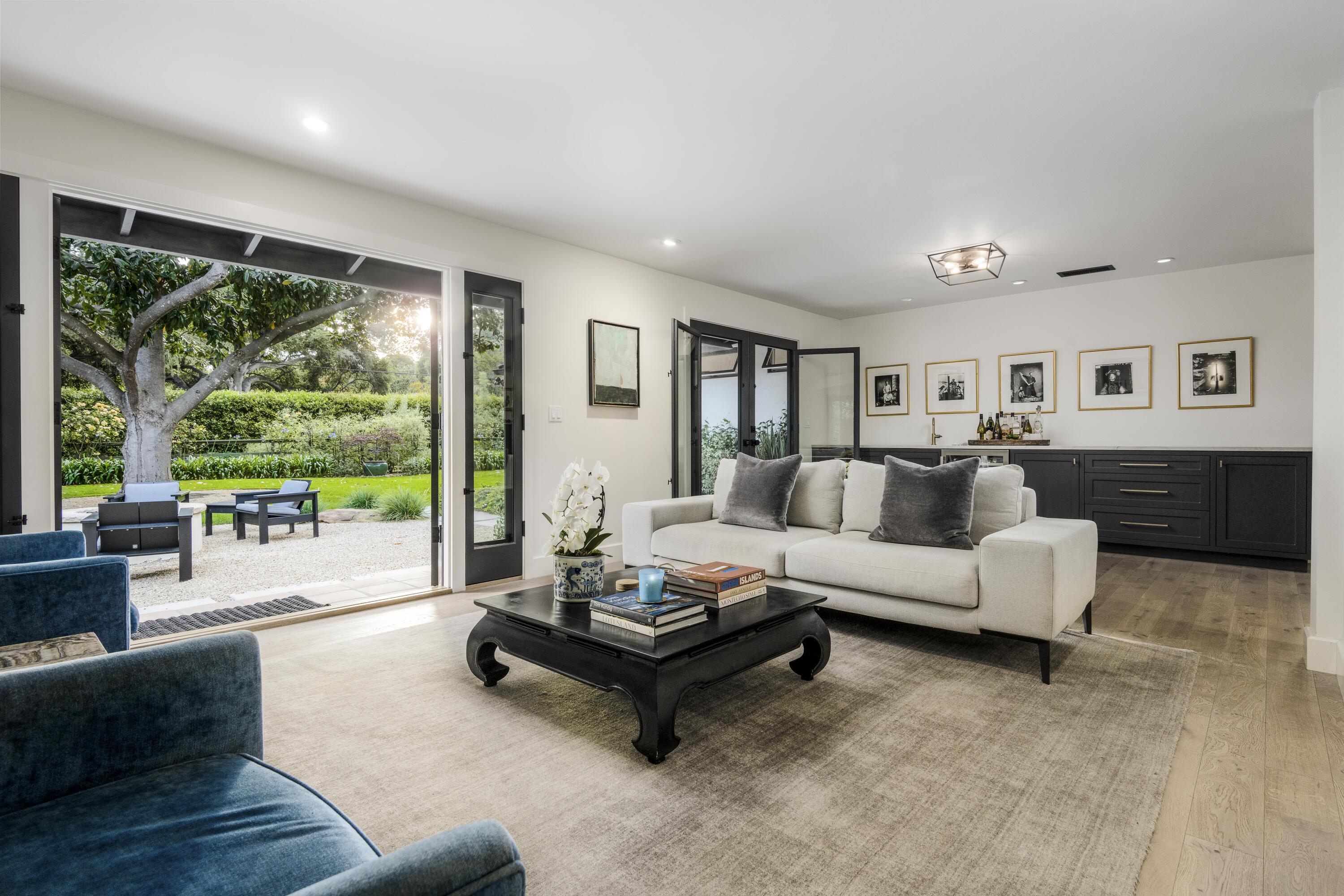 Montecito, California 93108, United States, 3 Bedrooms Bedrooms, ,3 BathroomsBathrooms,Residential,Pending,11425