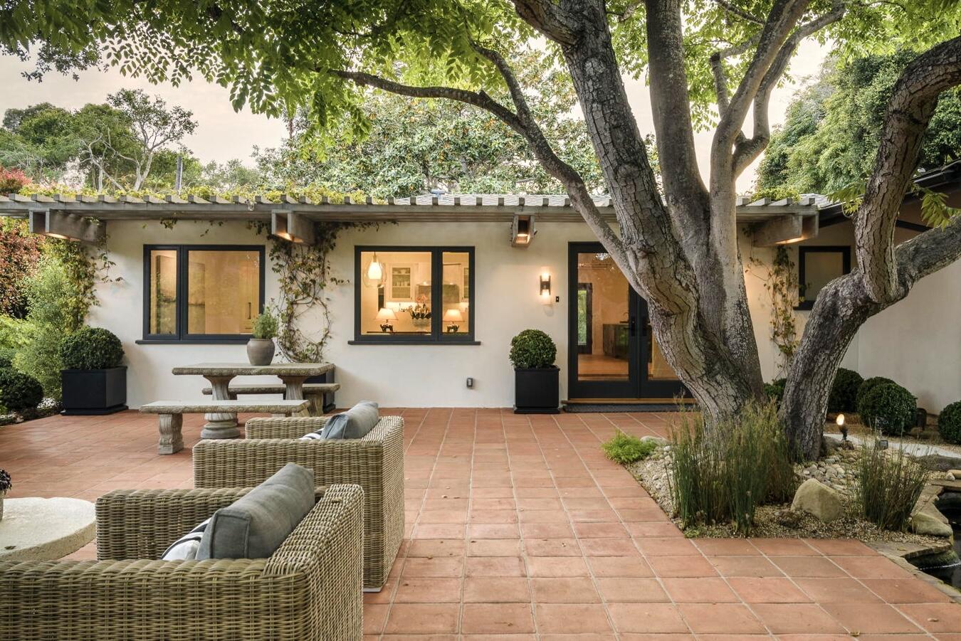 Montecito, California 93108, United States, 3 Bedrooms Bedrooms, ,3 BathroomsBathrooms,Residential,Pending,11425