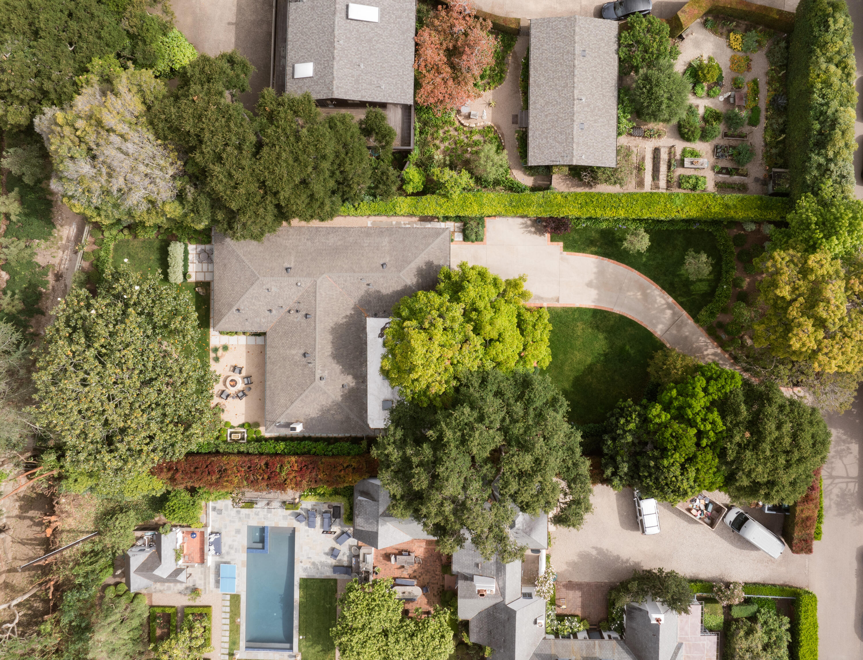 Montecito, California 93108, United States, 3 Bedrooms Bedrooms, ,3 BathroomsBathrooms,Residential,Pending,11425