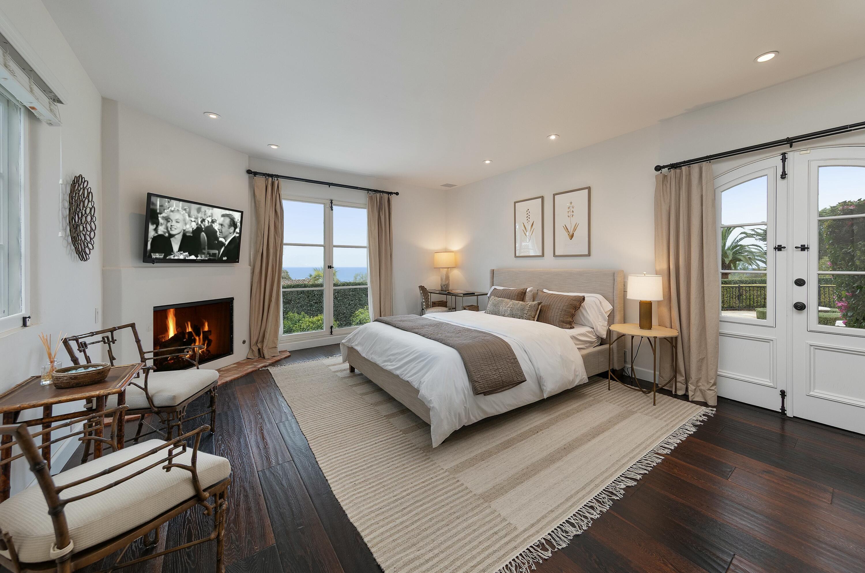 Santa Barbara, California 93103, United States, 4 Bedrooms Bedrooms, ,5 BathroomsBathrooms,Residential,Pending,87732