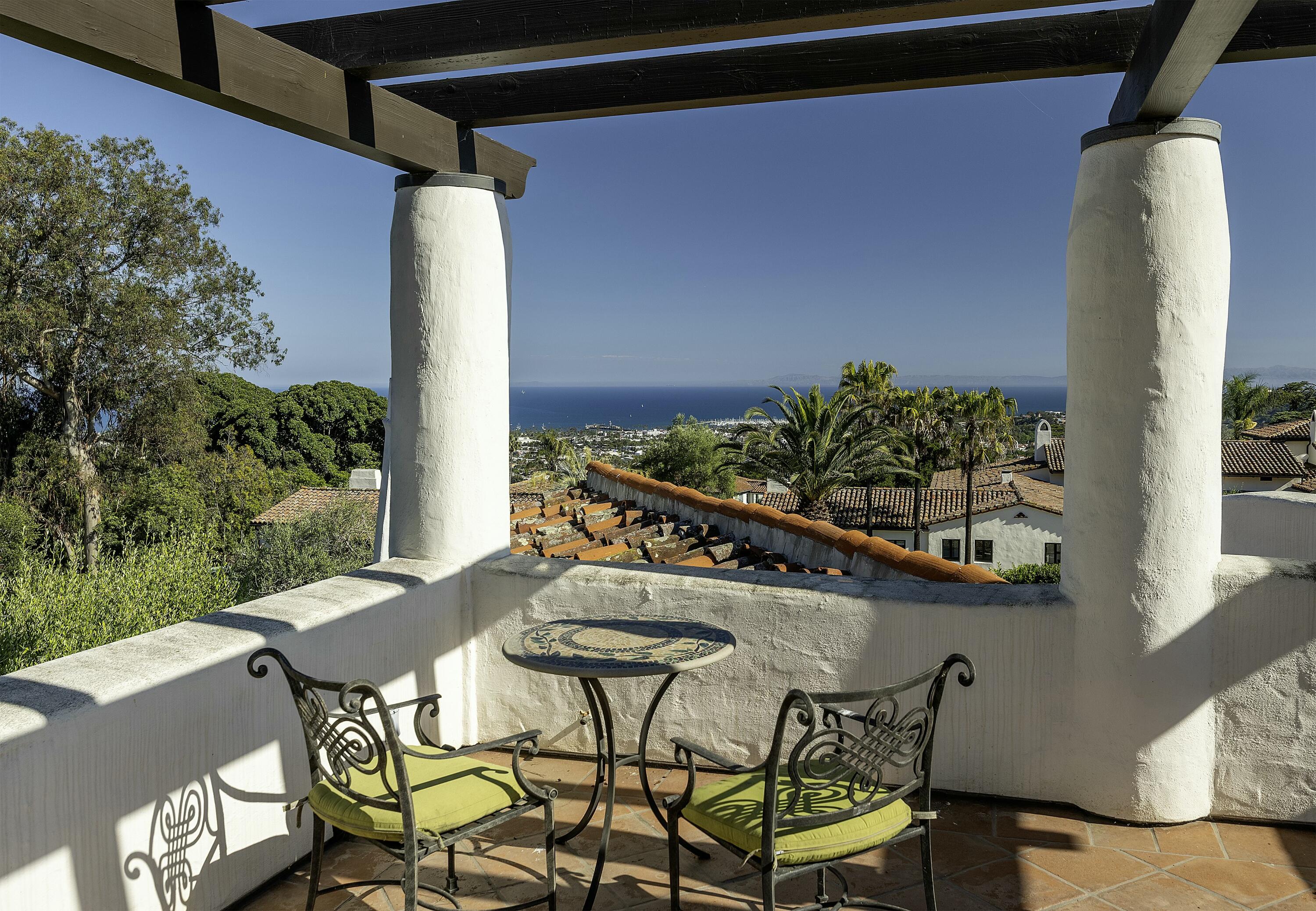 Santa Barbara, California 93103, United States, 4 Bedrooms Bedrooms, ,5 BathroomsBathrooms,Residential,Pending,87732